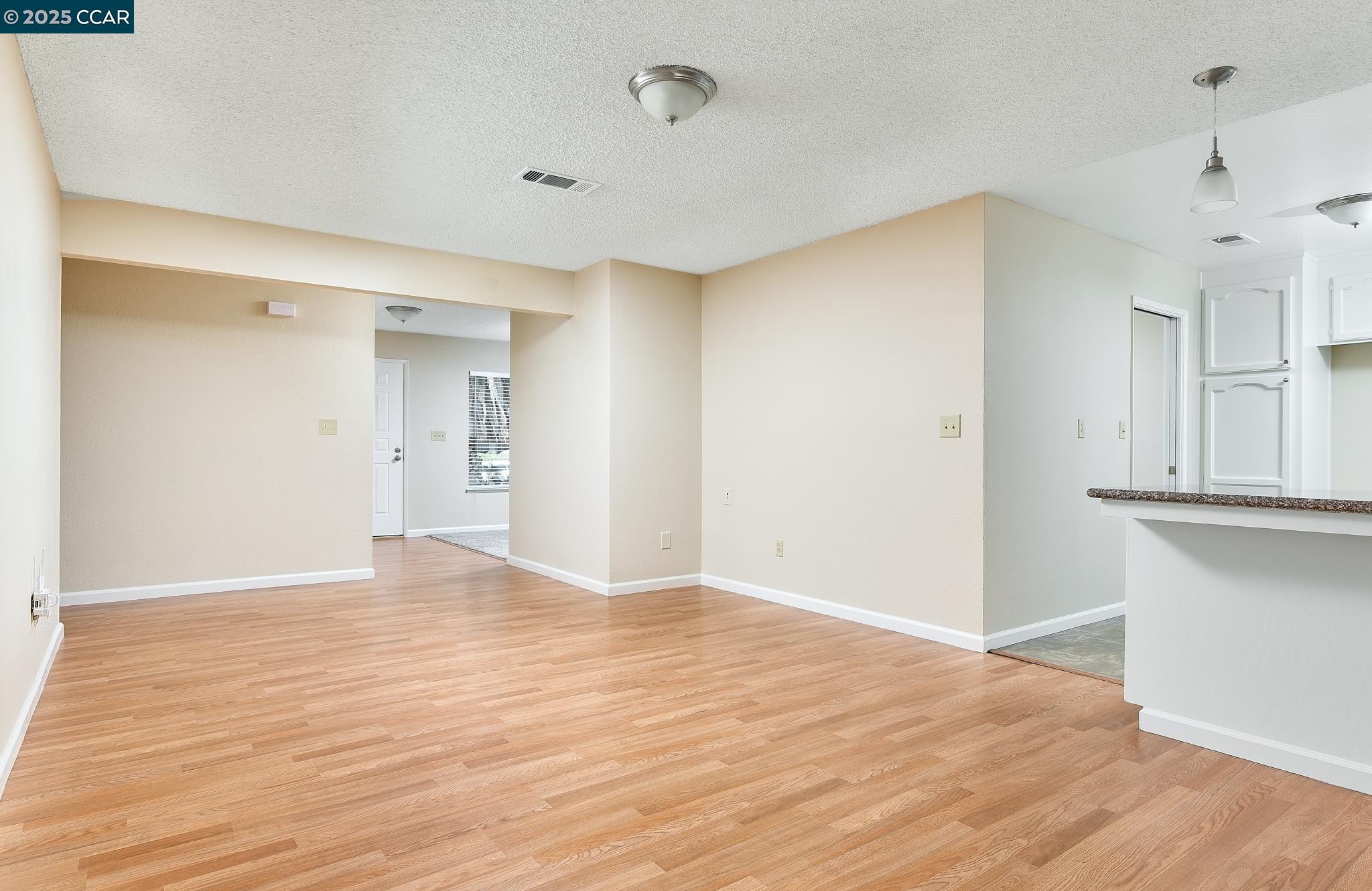 Detail Gallery Image 7 of 23 For 2102 Mendocino Dr, Bay Point,  CA 94565 - 4 Beds | 2 Baths