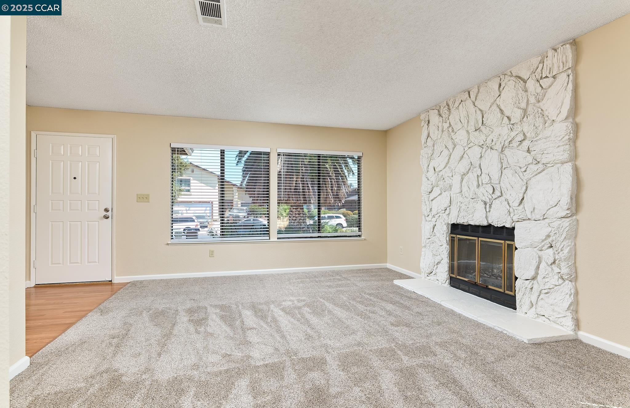 Detail Gallery Image 9 of 23 For 2102 Mendocino Dr, Bay Point,  CA 94565 - 4 Beds | 2 Baths