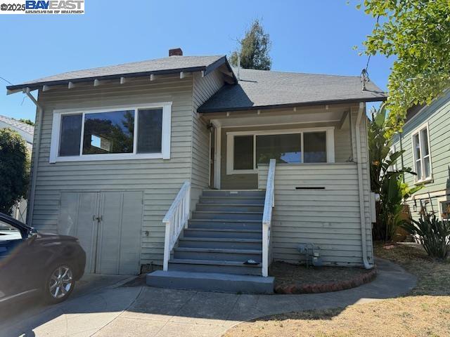Detail Gallery Image 1 of 1 For 1333 Versailles Ave, Alameda,  CA 94501 - 3 Beds | 1 Baths
