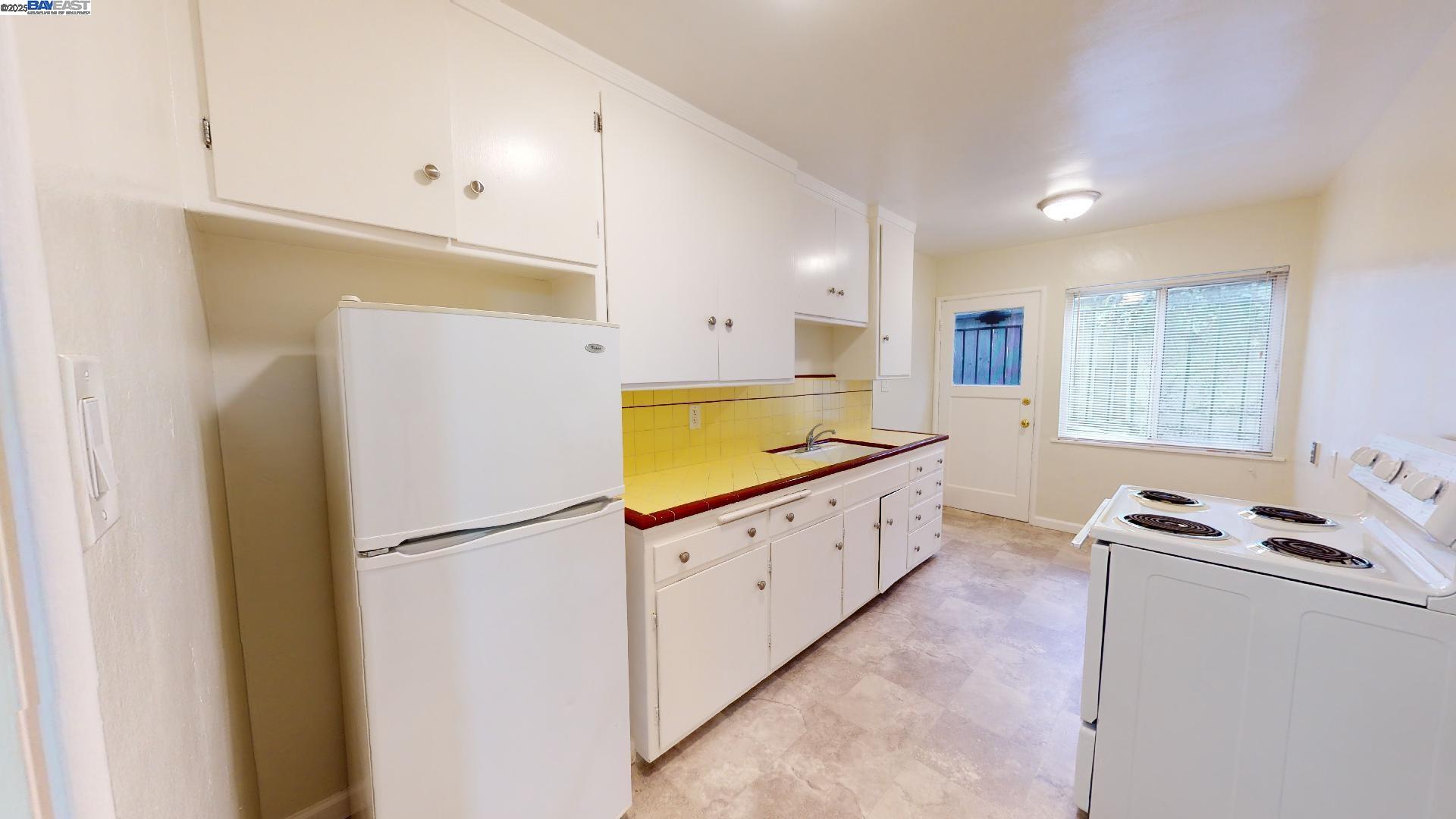Detail Gallery Image 5 of 21 For 3464 Champion St, Oakland,  CA 94602 - – Beds | – Baths