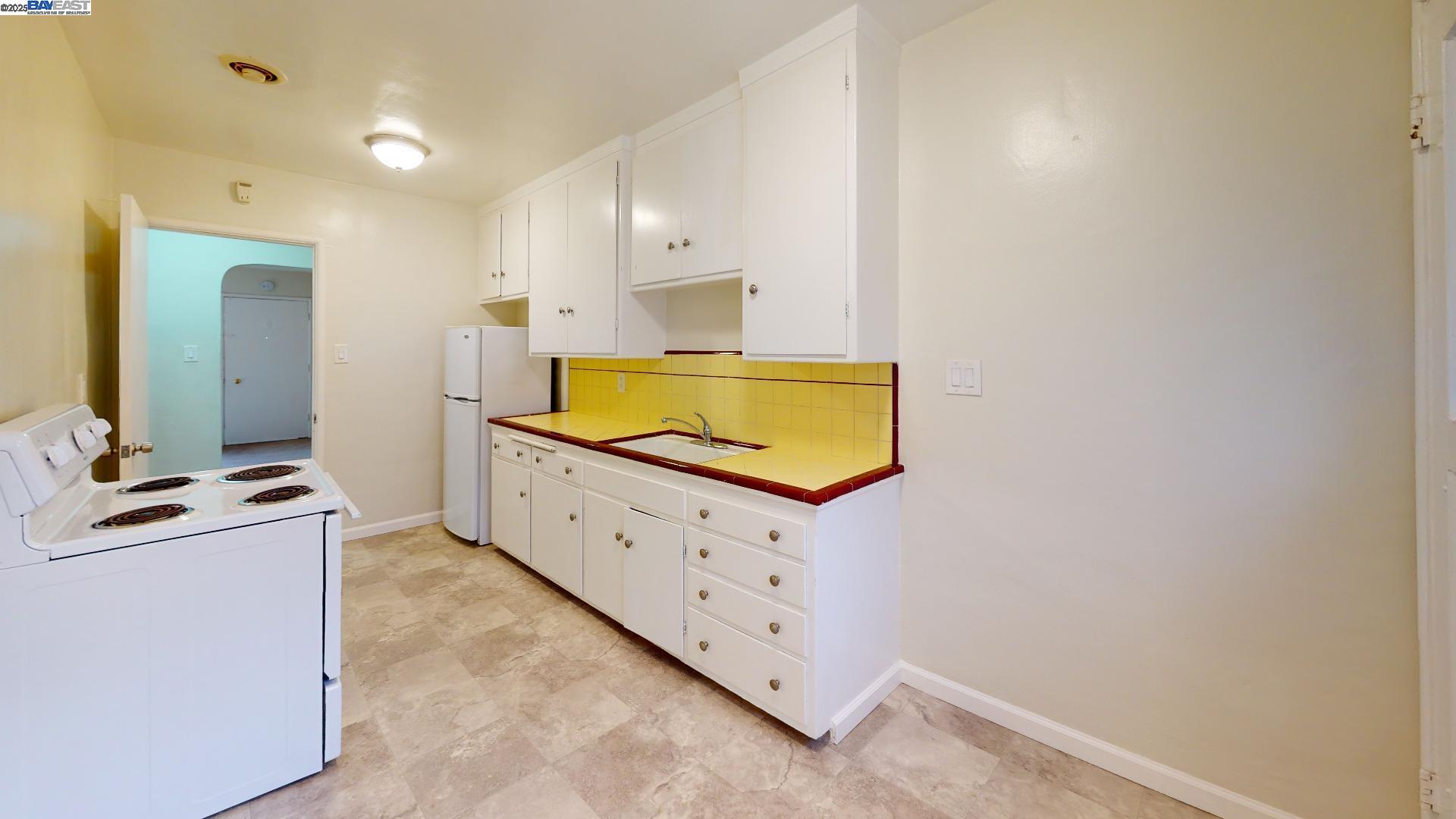 Detail Gallery Image 6 of 21 For 3464 Champion St, Oakland,  CA 94602 - – Beds | – Baths
