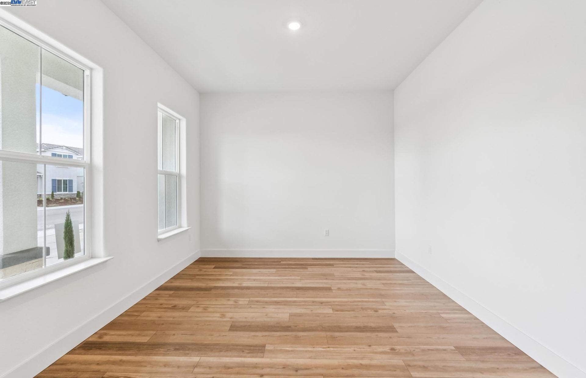 Detail Gallery Image 14 of 49 For Kasnak Drive, Manteca,  CA 95337 - 5 Beds | 4 Baths