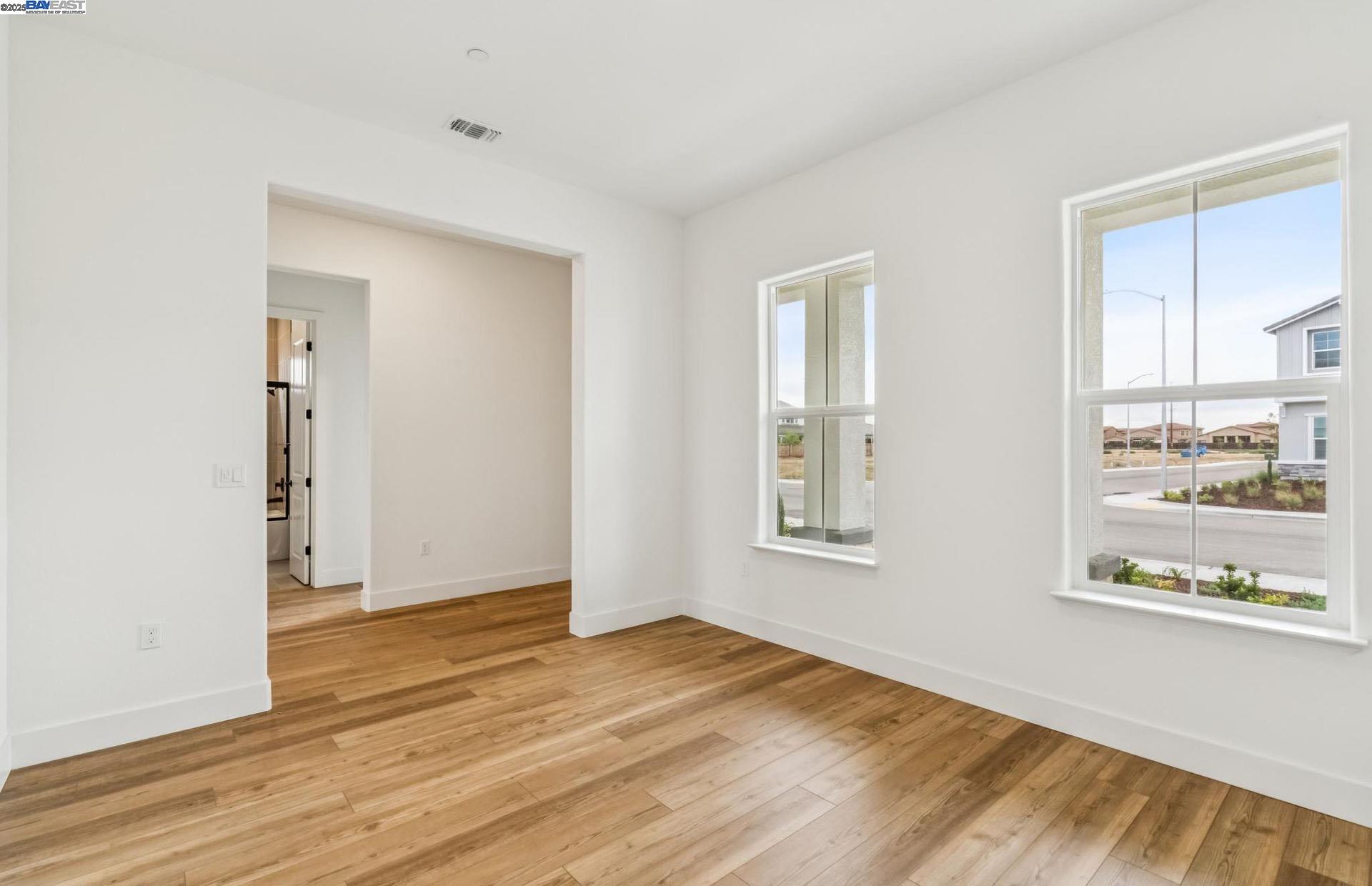 Detail Gallery Image 16 of 49 For Kasnak Drive, Manteca,  CA 95337 - 5 Beds | 4 Baths