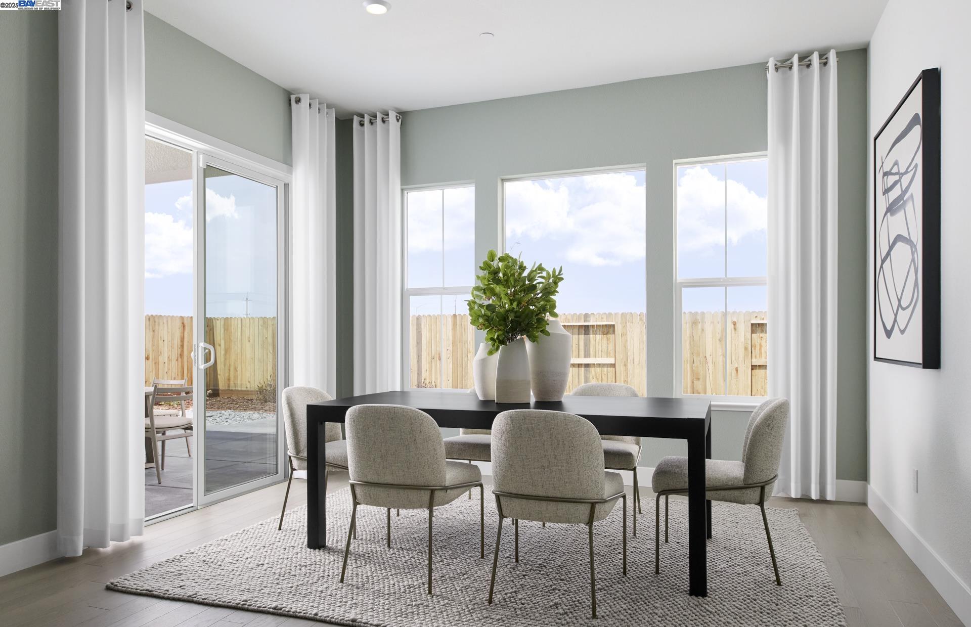 Detail Gallery Image 4 of 15 For Kasnak Drive, Manteca,  CA 95337 - 5 Beds | 4 Baths