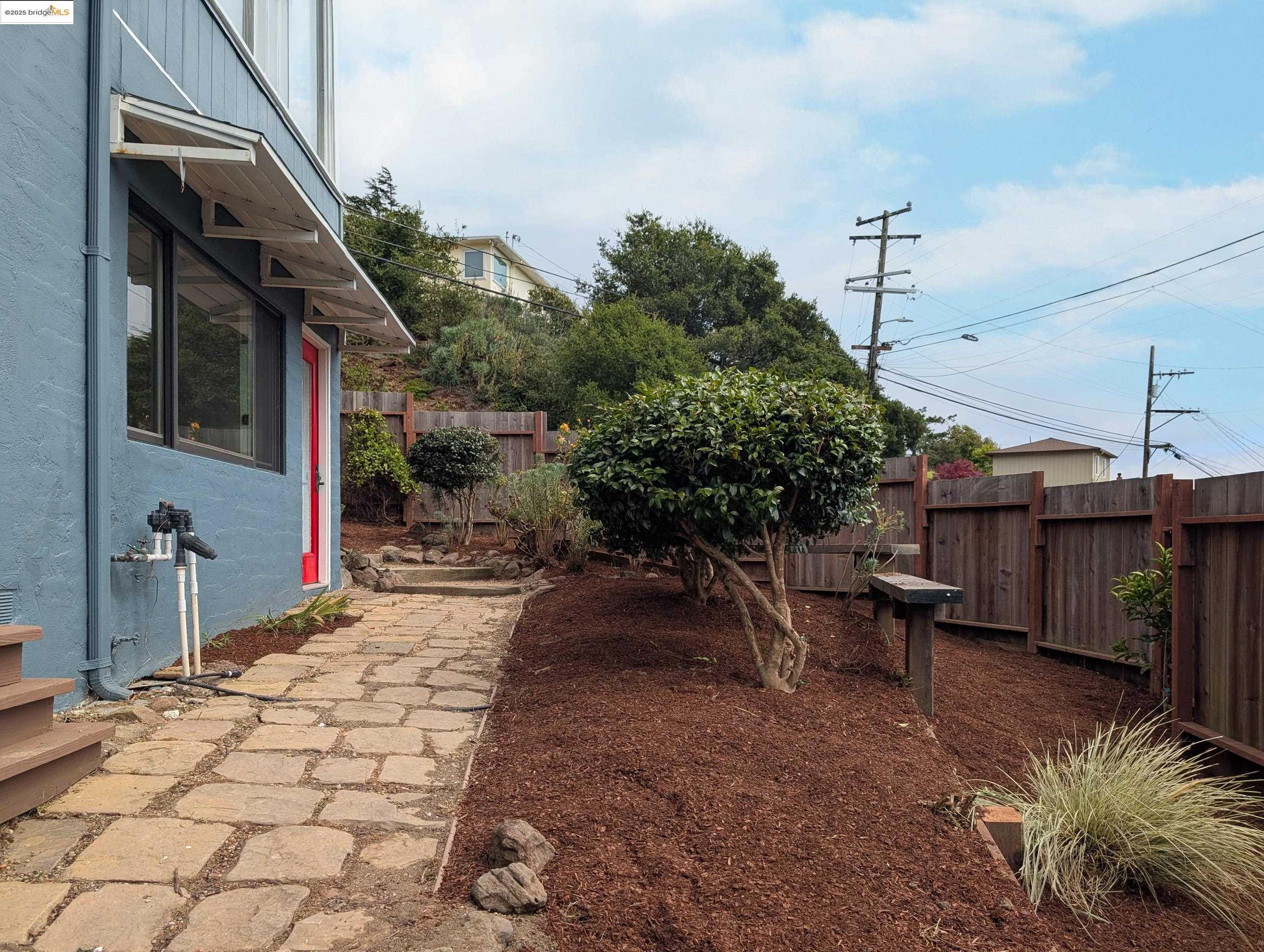 Detail Gallery Image 17 of 28 For 61 Cowper Ave, Kensington,  CA 94707 - 4 Beds | 2/1 Baths