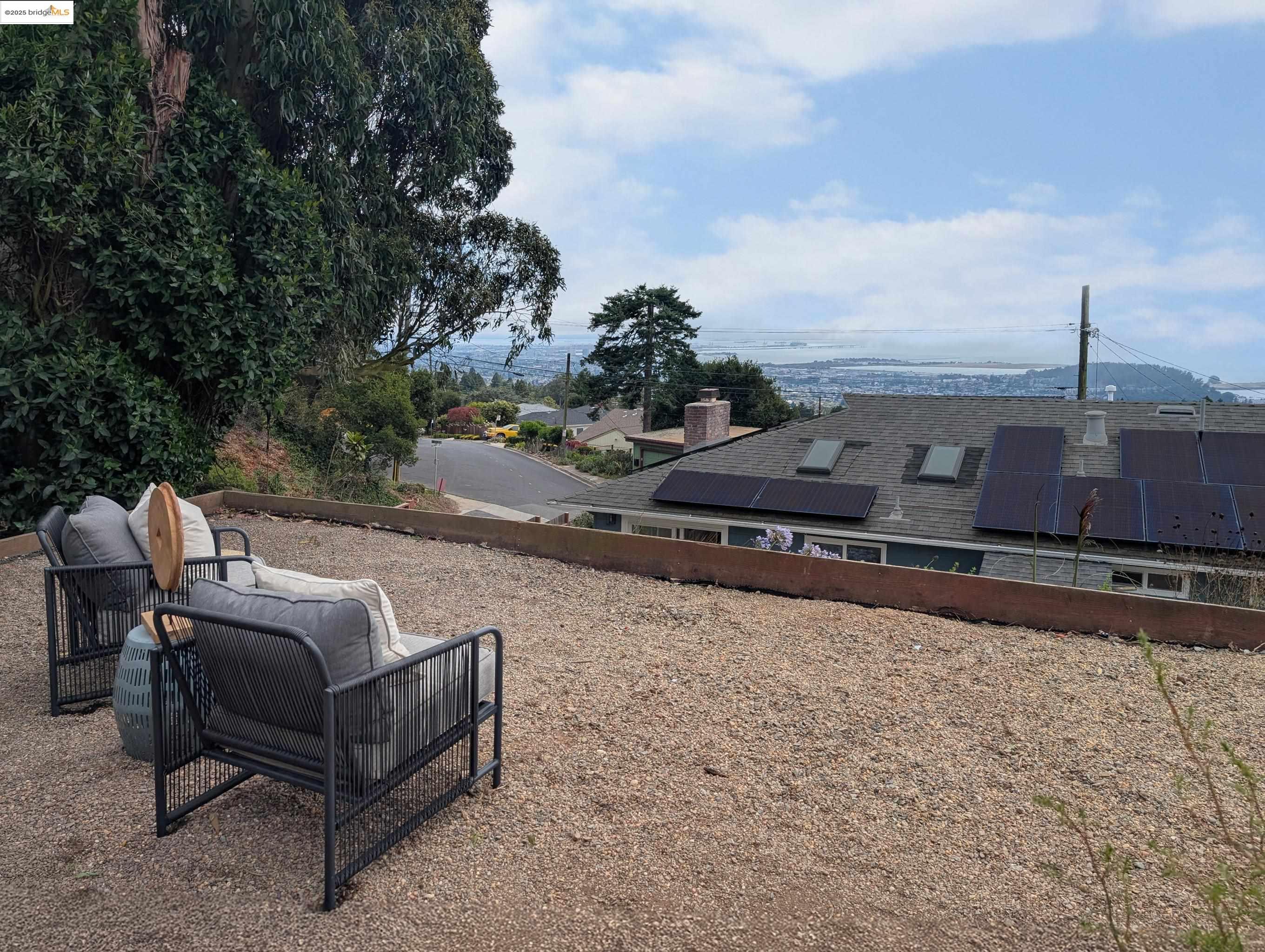 Detail Gallery Image 21 of 28 For 61 Cowper Ave, Kensington,  CA 94707 - 4 Beds | 2/1 Baths