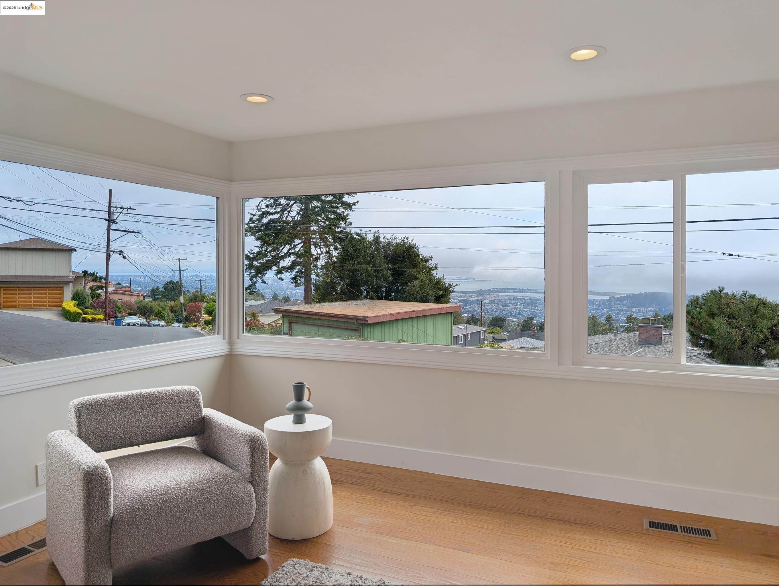 Detail Gallery Image 4 of 28 For 61 Cowper Ave, Kensington,  CA 94707 - 4 Beds | 2/1 Baths