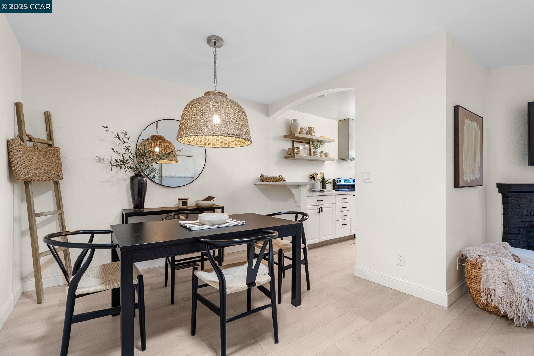 Detail Gallery Image 16 of 49 For 6625 Pioneer Ln, Dublin,  CA 94568 - 2 Beds | 2/1 Baths