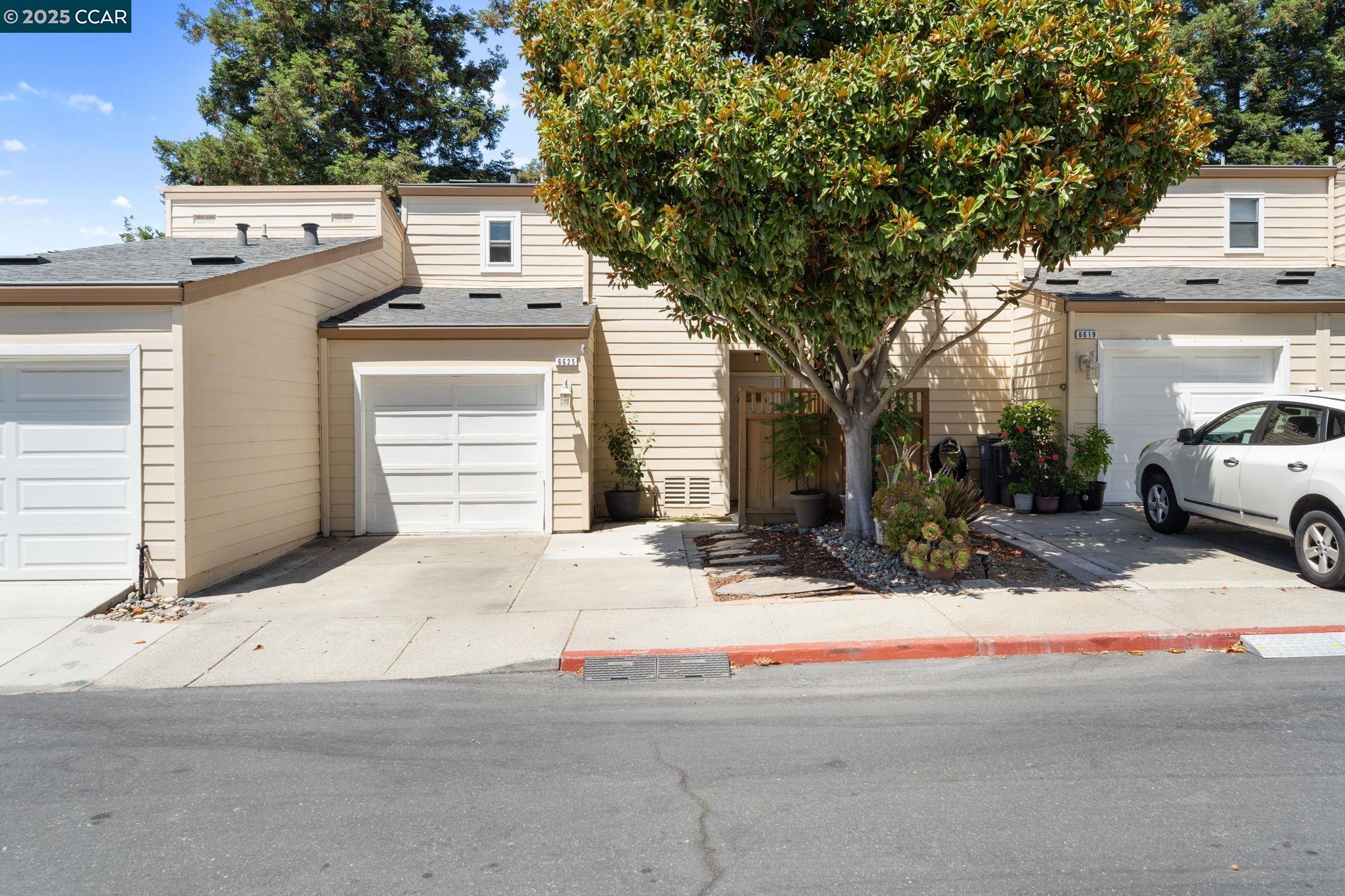 Detail Gallery Image 3 of 49 For 6625 Pioneer Ln, Dublin,  CA 94568 - 2 Beds | 2/1 Baths