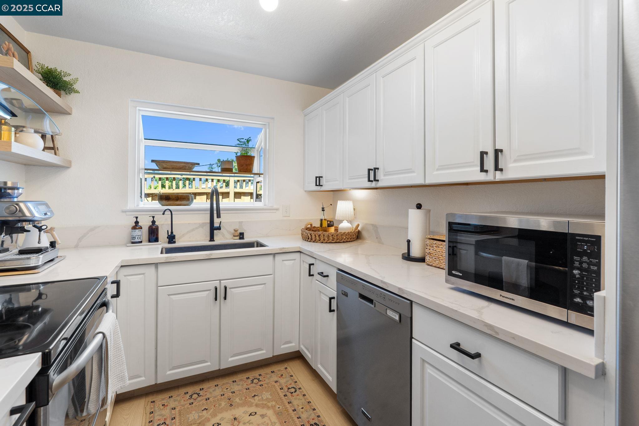 Detail Gallery Image 22 of 49 For 6625 Pioneer Ln, Dublin,  CA 94568 - 2 Beds | 2/1 Baths