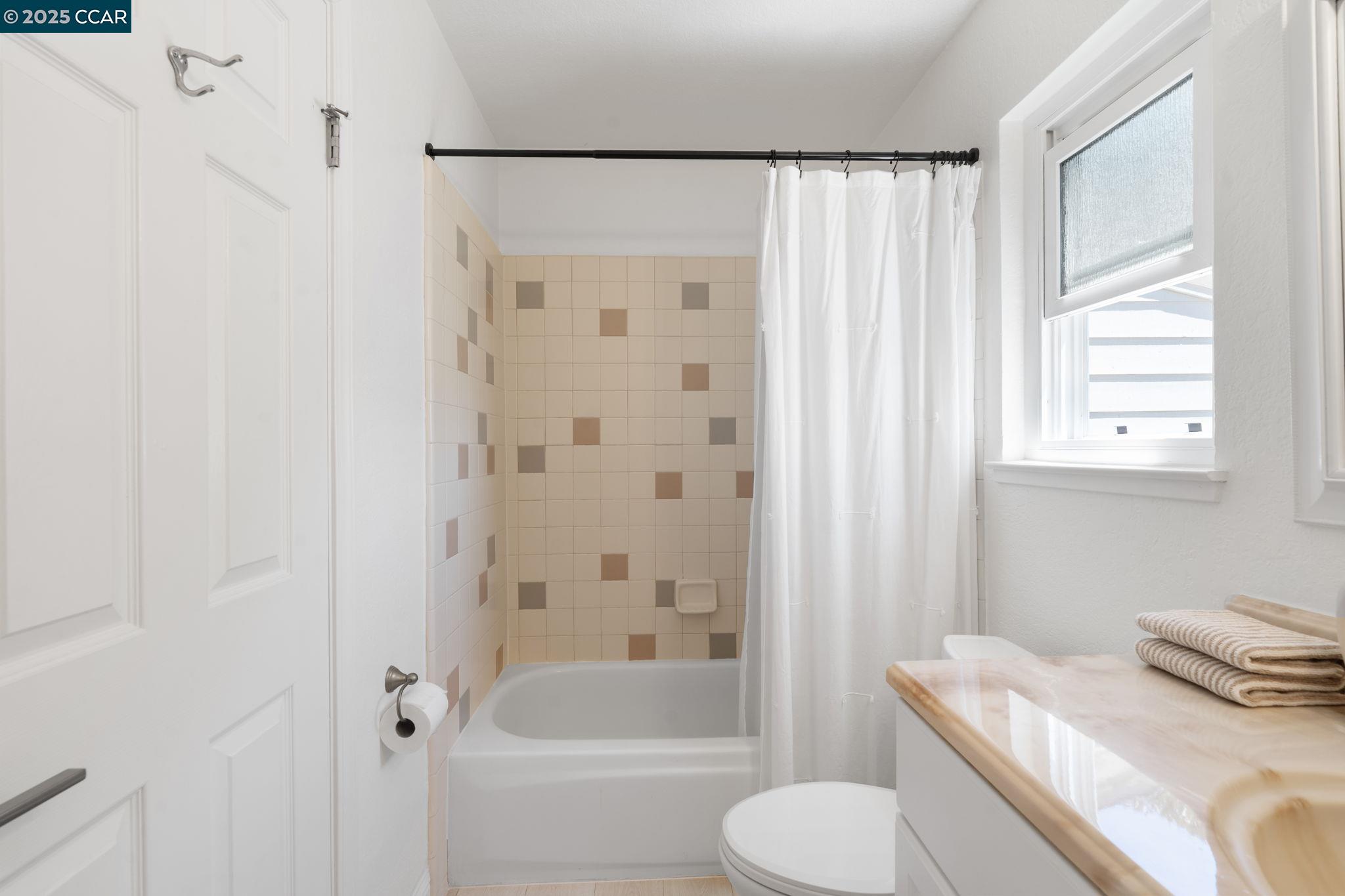 Detail Gallery Image 39 of 49 For 6625 Pioneer Ln, Dublin,  CA 94568 - 2 Beds | 2/1 Baths
