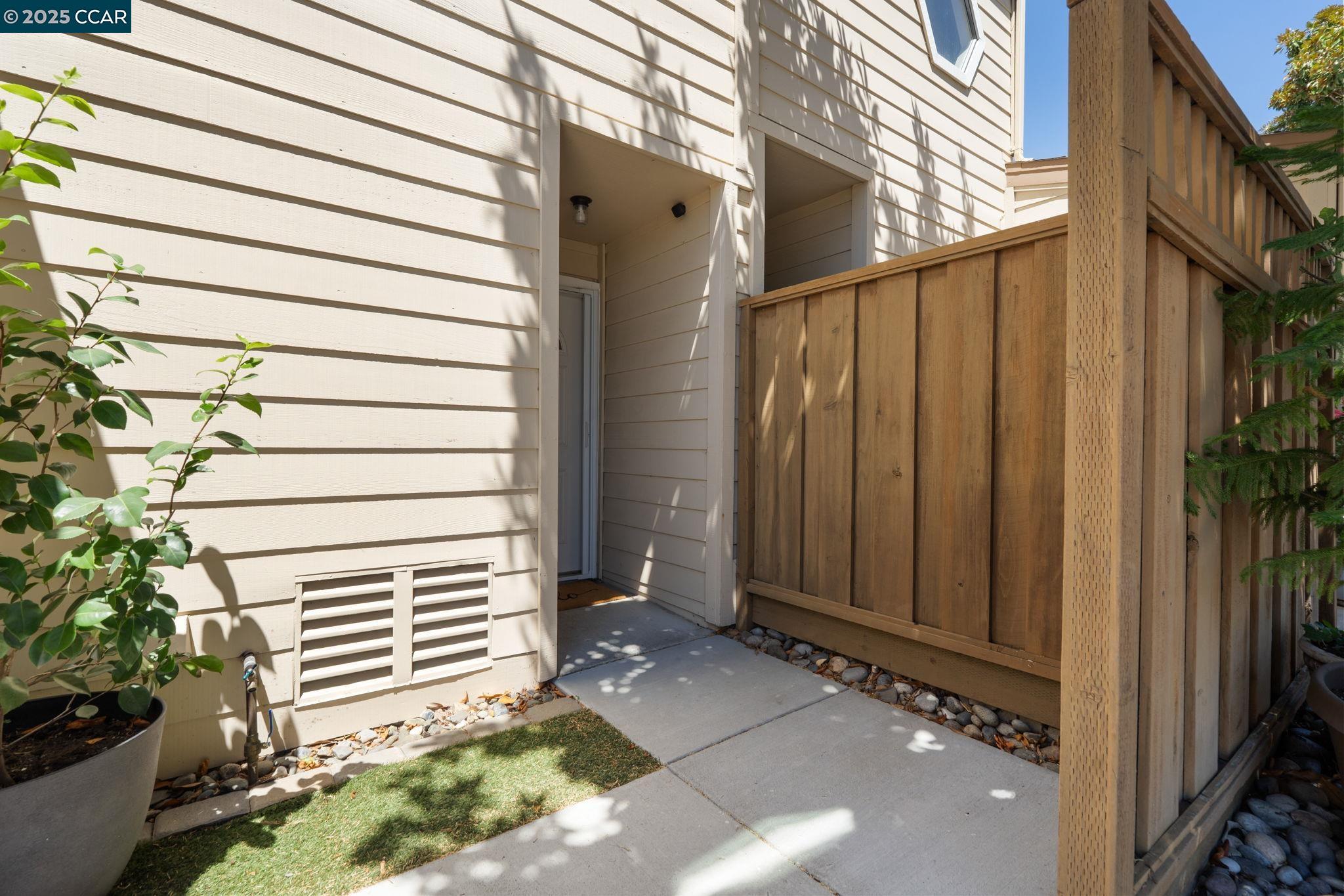 Detail Gallery Image 40 of 49 For 6625 Pioneer Ln, Dublin,  CA 94568 - 2 Beds | 2/1 Baths