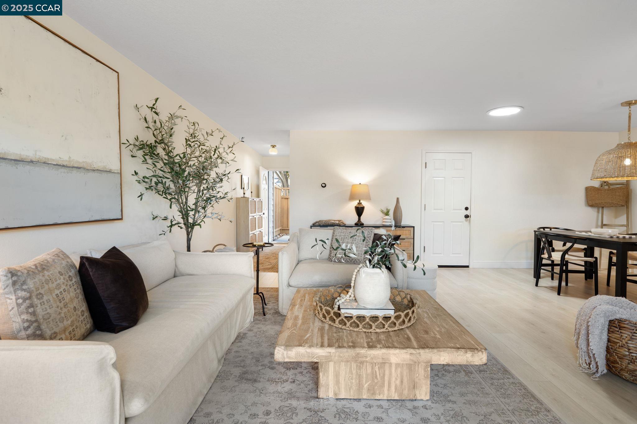 Detail Gallery Image 10 of 49 For 6625 Pioneer Ln, Dublin,  CA 94568 - 2 Beds | 2/1 Baths