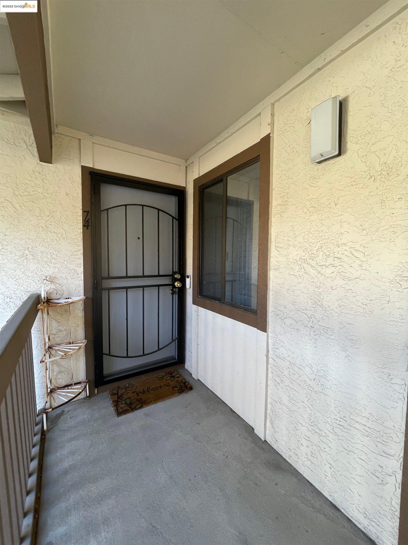 Detail Gallery Image 2 of 11 For 2416 Shadow Ln #74,  Antioch,  CA 94509 - 1 Beds | 1 Baths