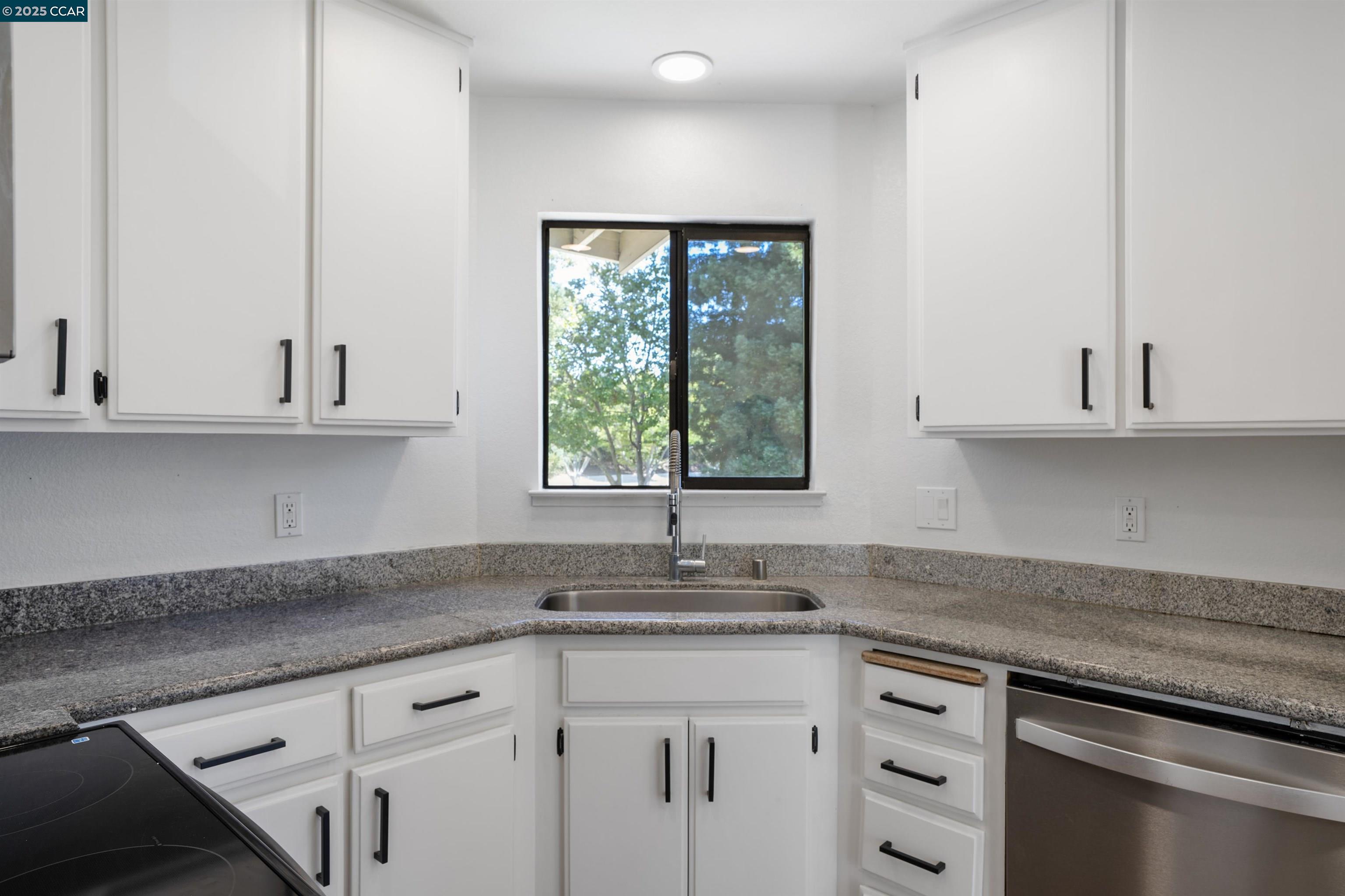 Detail Gallery Image 14 of 44 For 802 Dover, Hercules,  CA 94547 - 2 Beds | 1 Baths