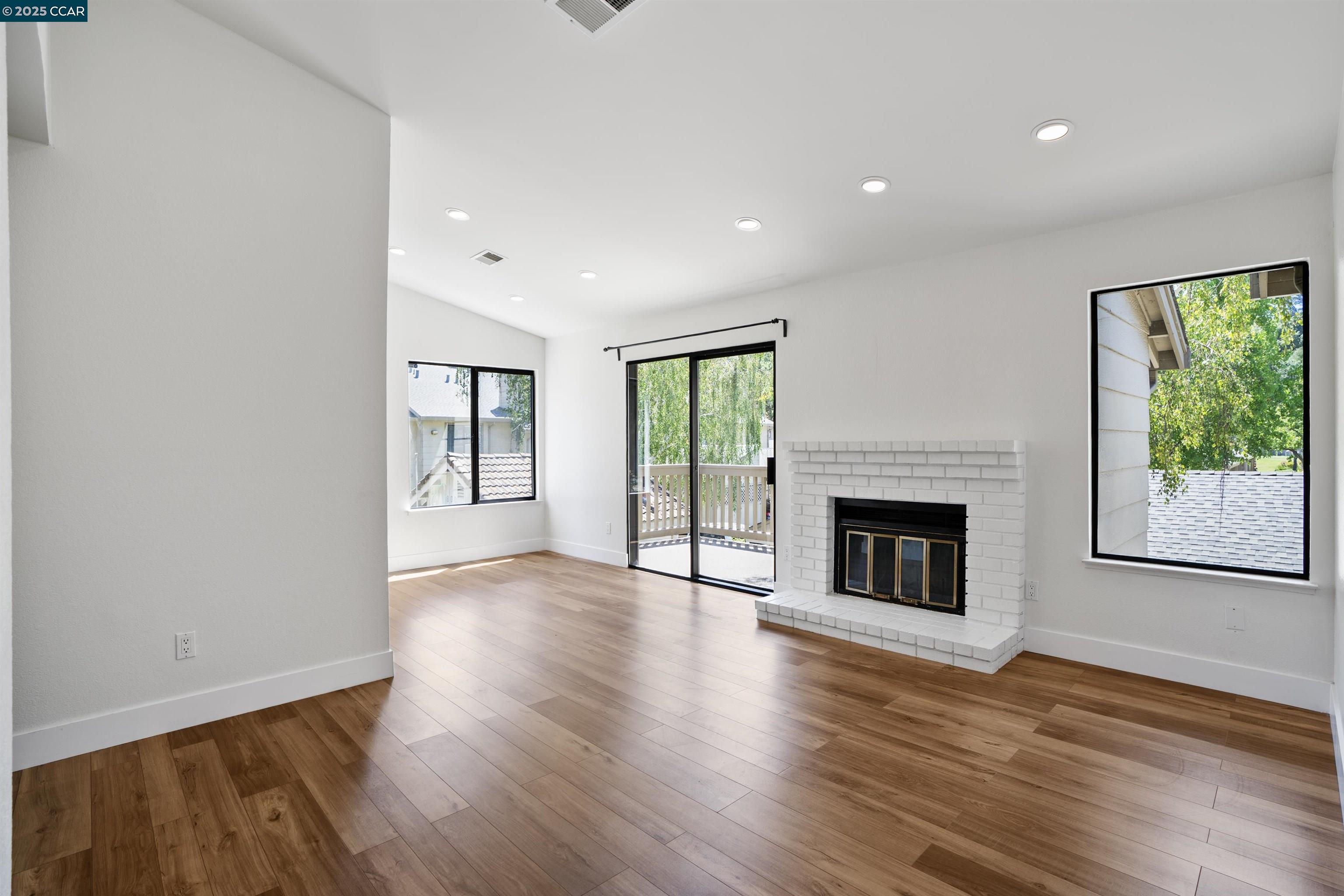 Detail Gallery Image 7 of 44 For 802 Dover, Hercules,  CA 94547 - 2 Beds | 1 Baths