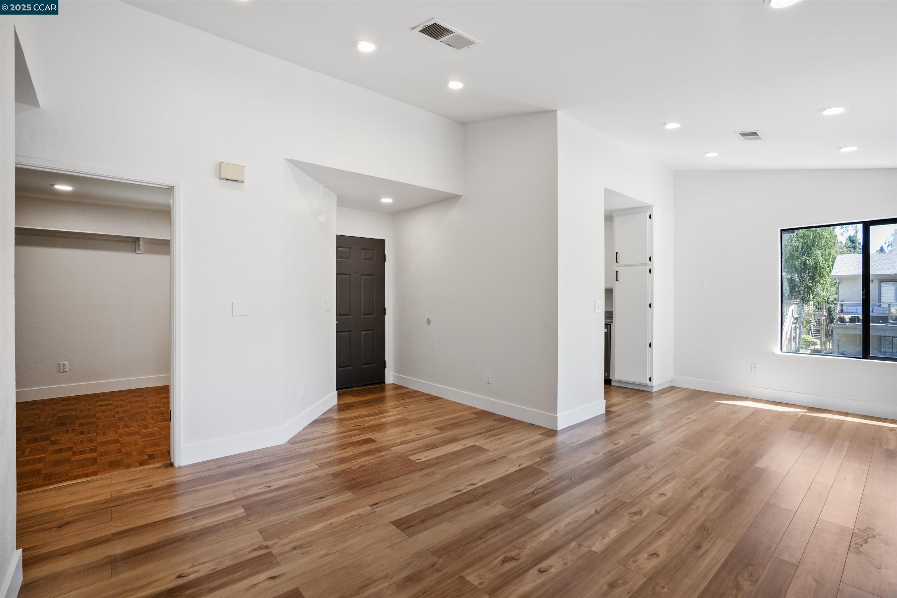 Detail Gallery Image 8 of 44 For 802 Dover, Hercules,  CA 94547 - 2 Beds | 1 Baths