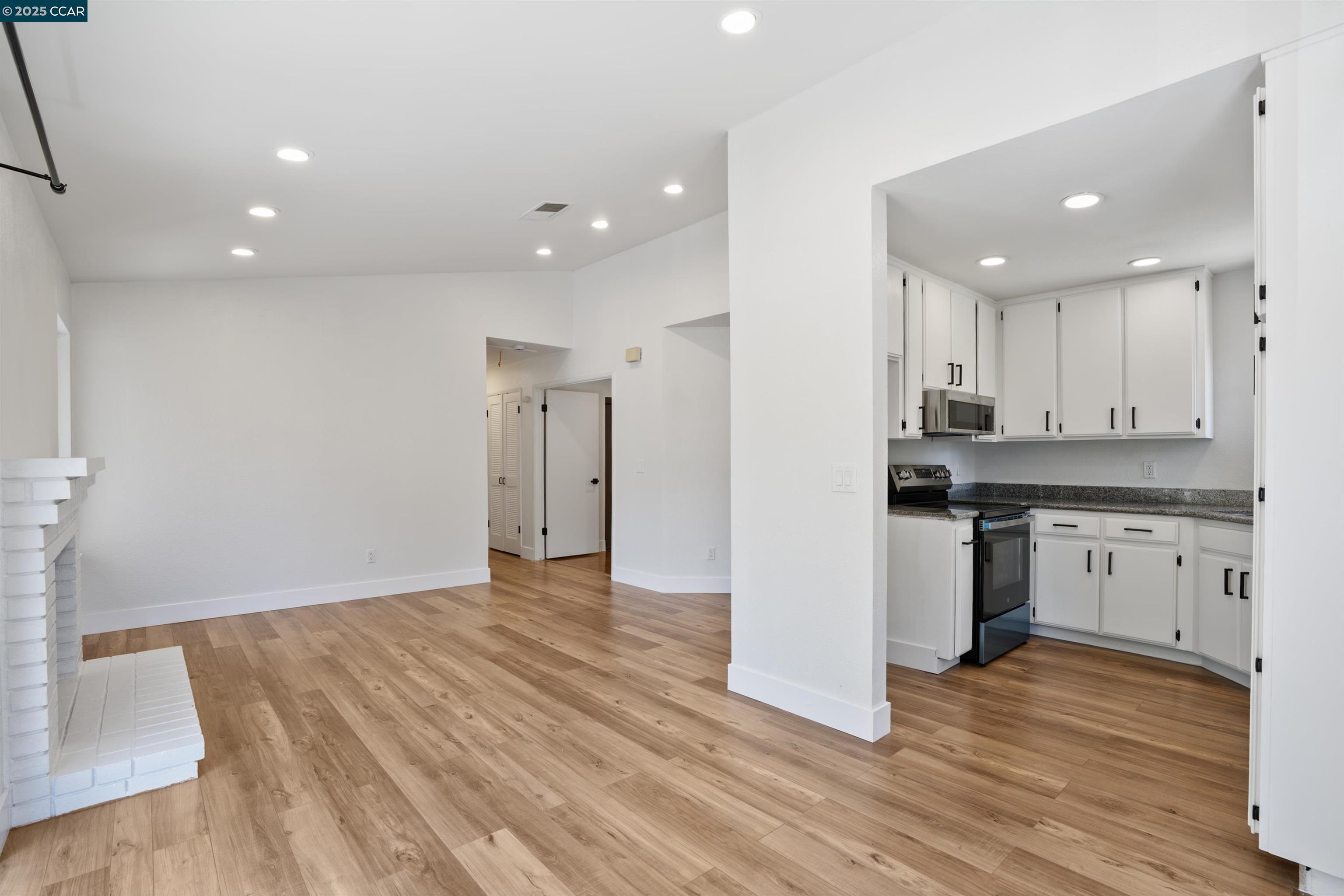 Detail Gallery Image 9 of 44 For 802 Dover, Hercules,  CA 94547 - 2 Beds | 1 Baths