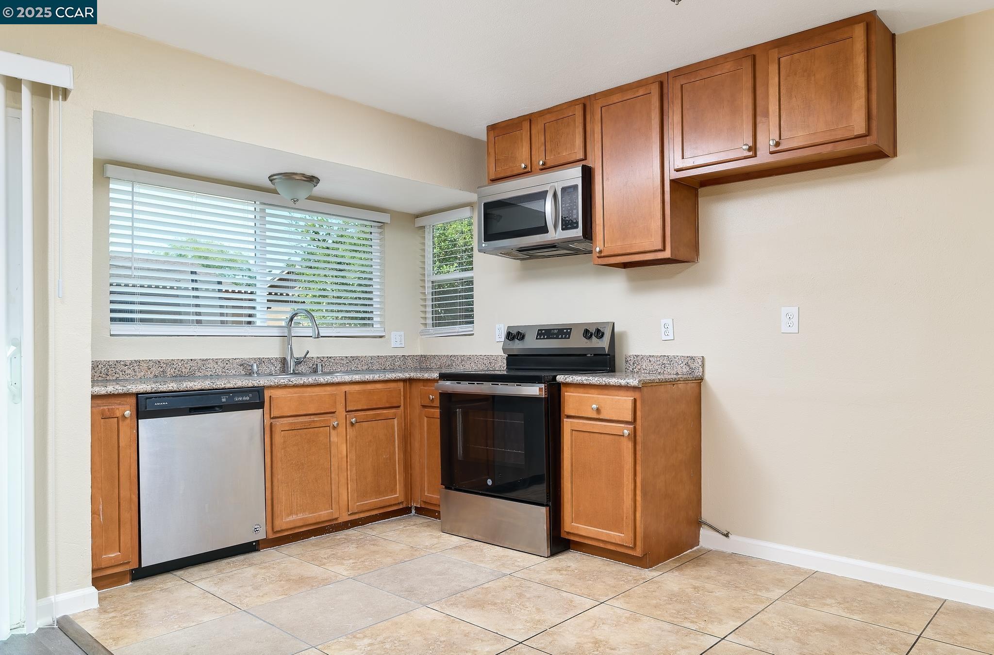 Detail Gallery Image 4 of 22 For 1239 Mallard Ct, Fairfield,  CA 94533 - 4 Beds | 2 Baths
