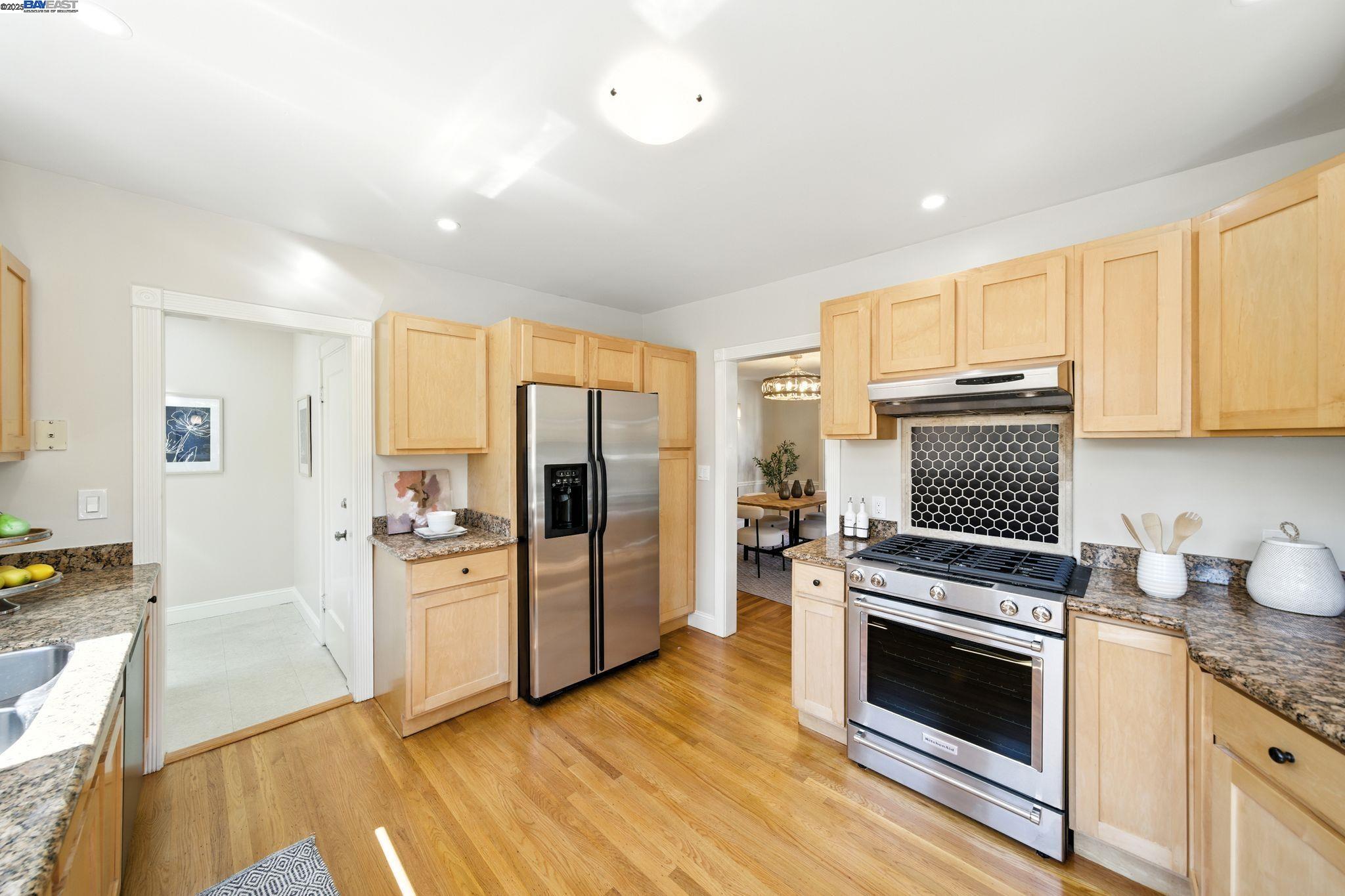 Detail Gallery Image 11 of 39 For 3357 Jordan Rd, Oakland,  CA 94602 - 3 Beds | 2 Baths