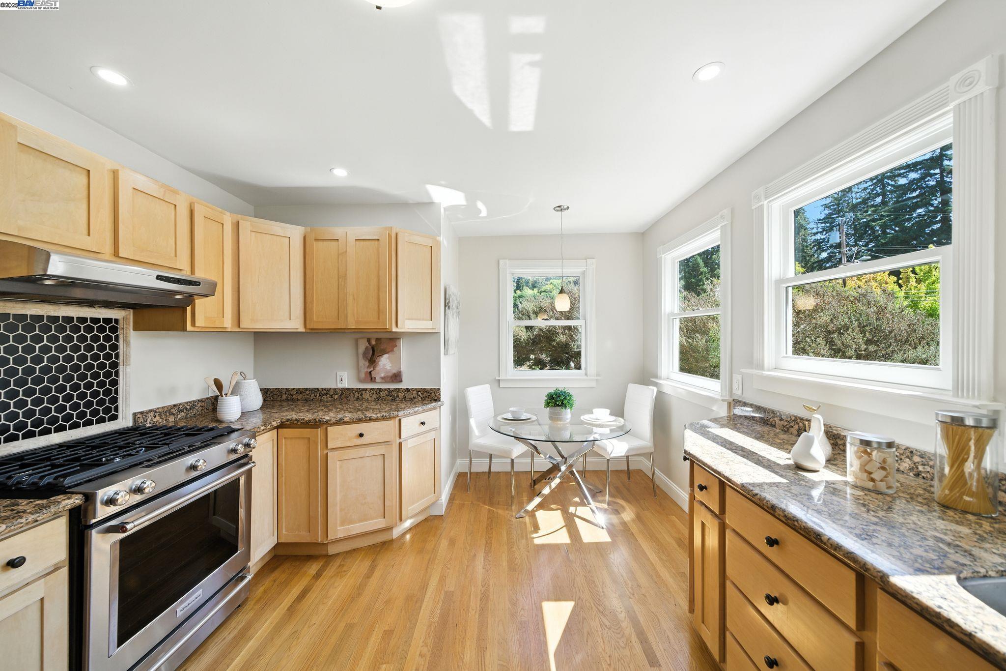 Detail Gallery Image 12 of 39 For 3357 Jordan Rd, Oakland,  CA 94602 - 3 Beds | 2 Baths