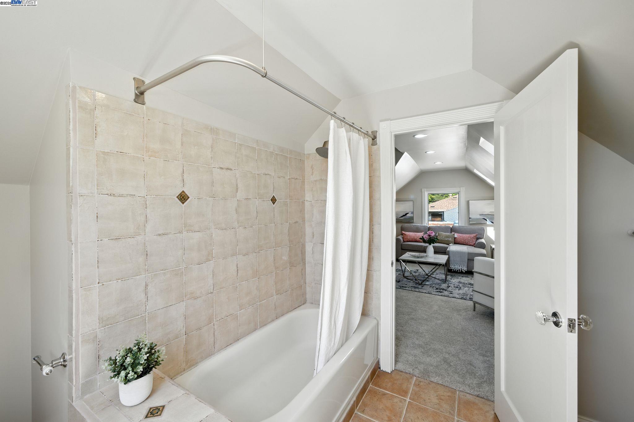 Detail Gallery Image 26 of 39 For 3357 Jordan Rd, Oakland,  CA 94602 - 3 Beds | 2 Baths