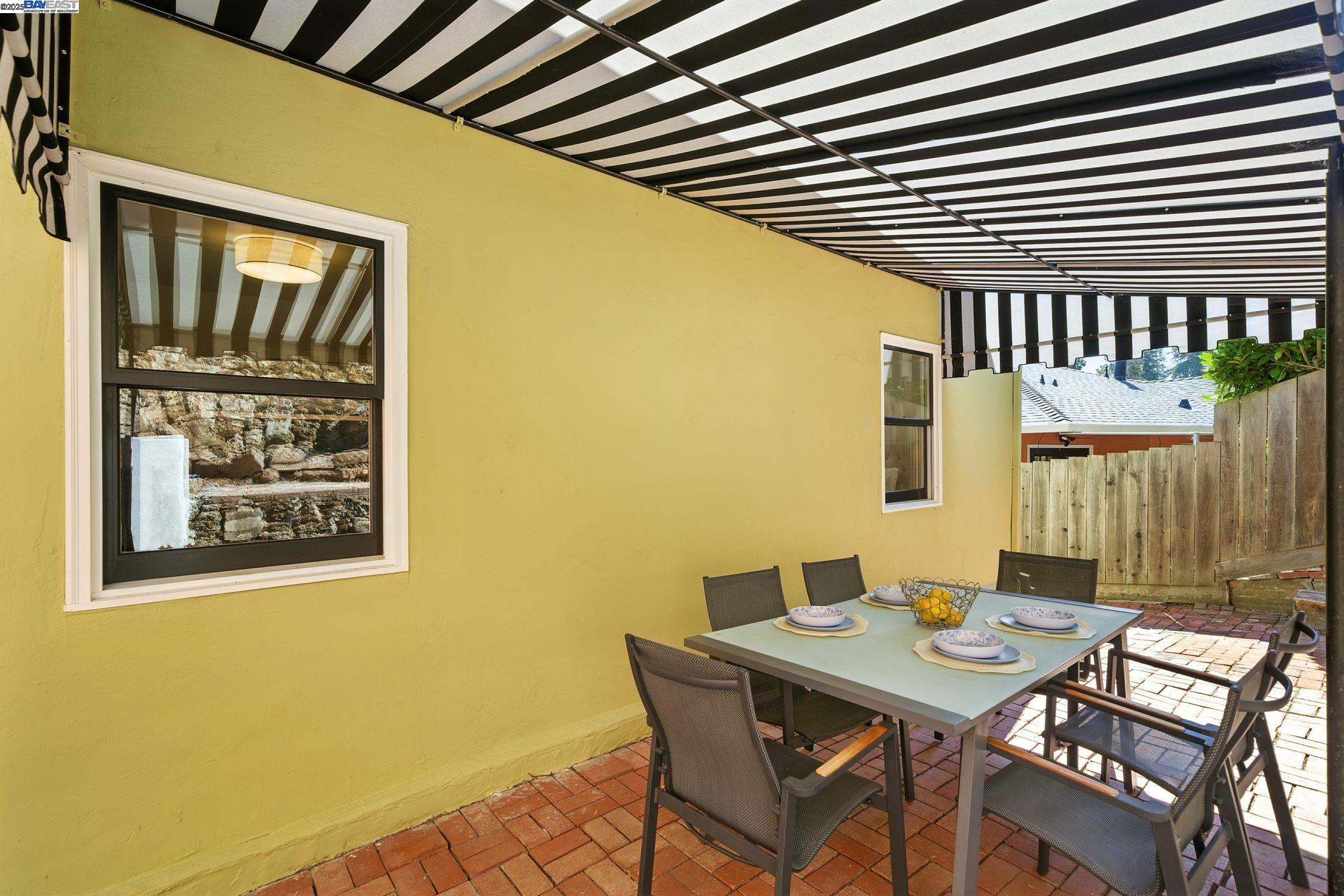 Detail Gallery Image 34 of 39 For 3357 Jordan Rd, Oakland,  CA 94602 - 3 Beds | 2 Baths