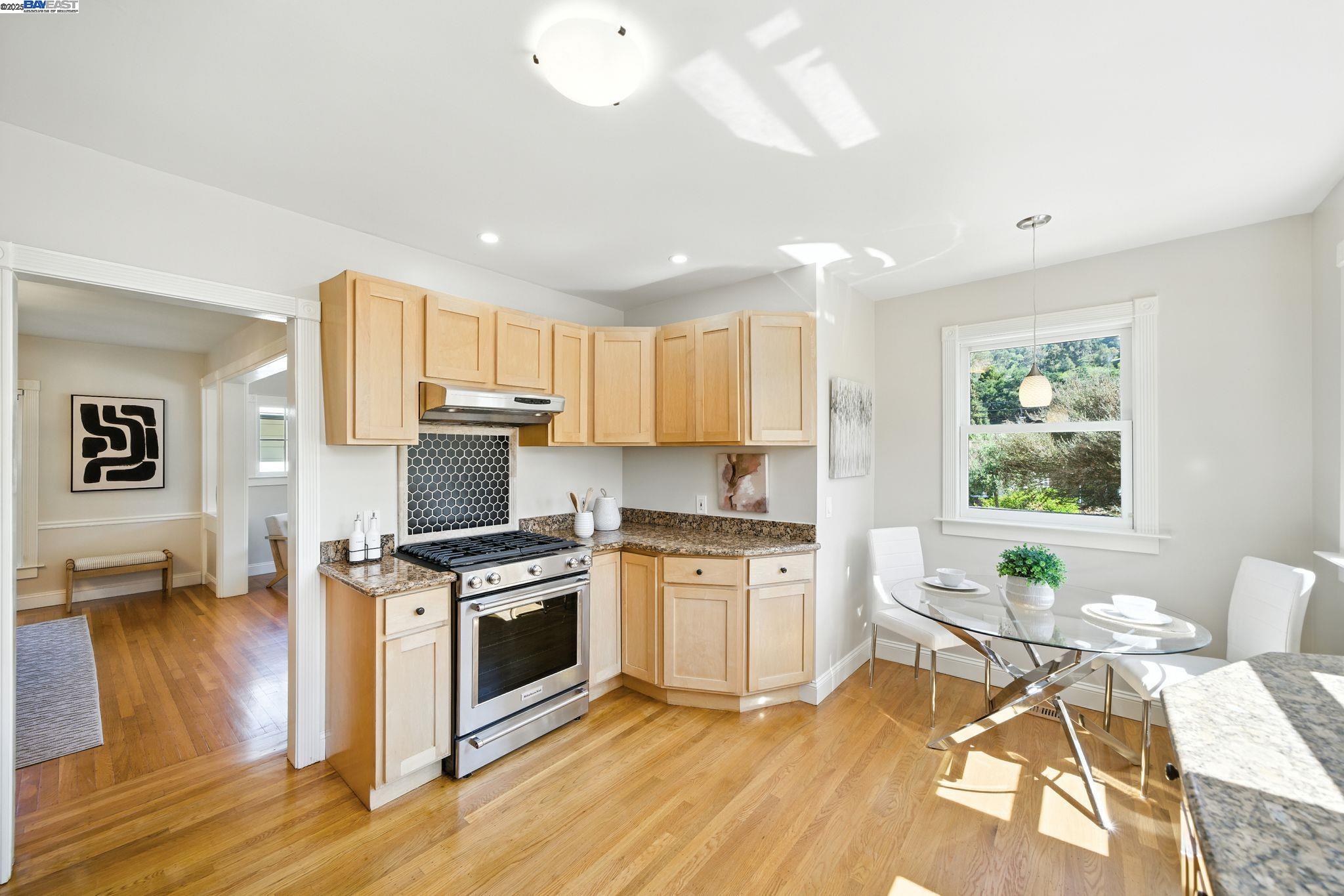 Detail Gallery Image 9 of 39 For 3357 Jordan Rd, Oakland,  CA 94602 - 3 Beds | 2 Baths