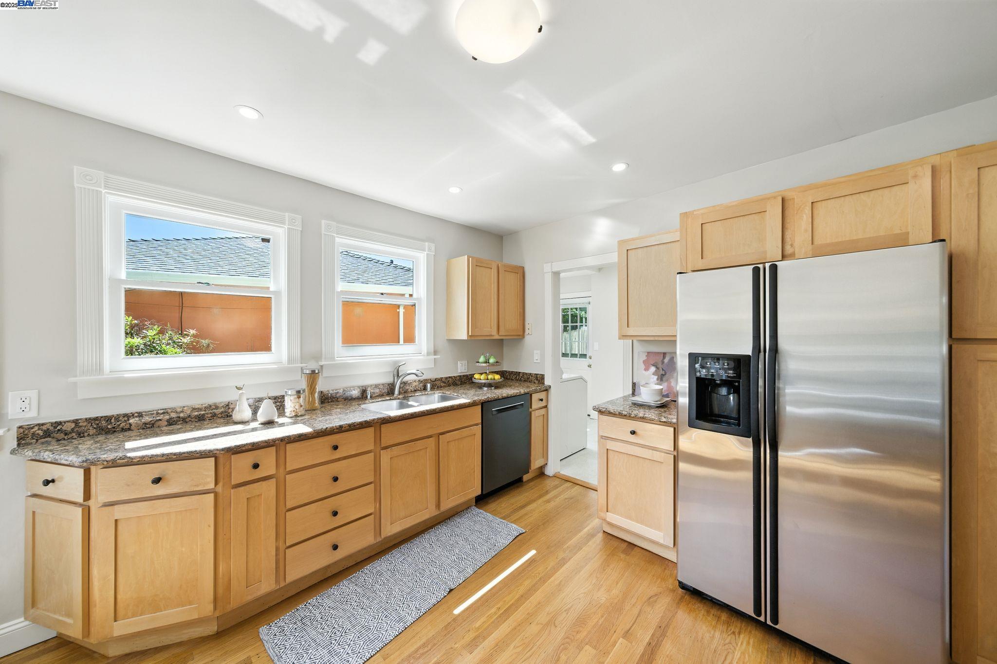 Detail Gallery Image 10 of 39 For 3357 Jordan Rd, Oakland,  CA 94602 - 3 Beds | 2 Baths