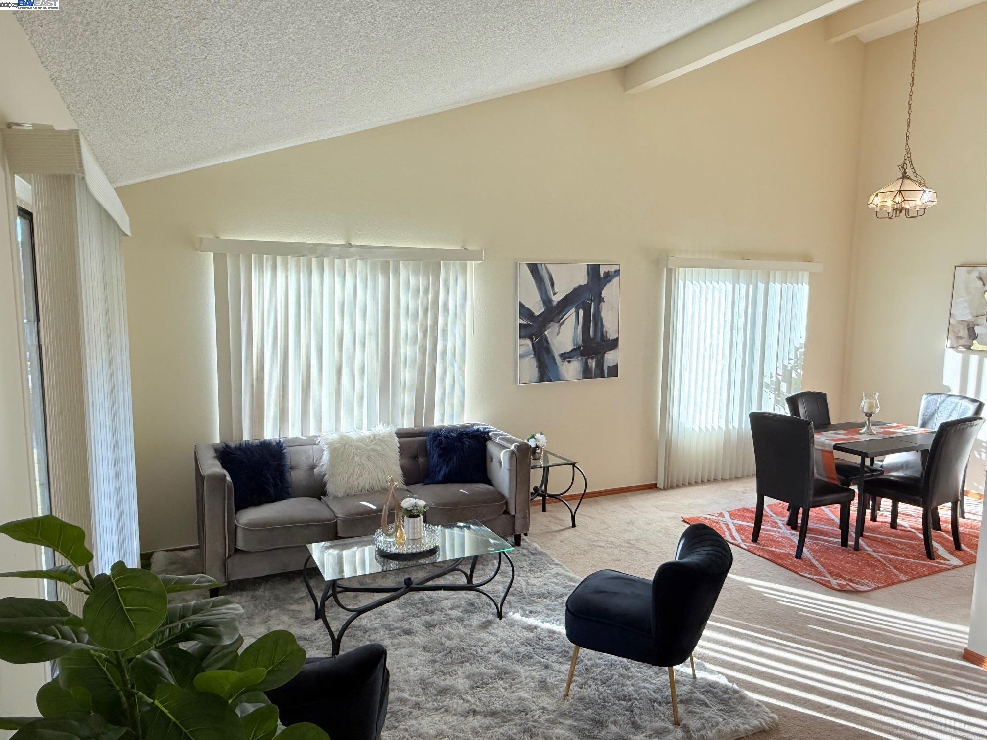 Detail Gallery Image 3 of 23 For 3665 Warwick Rd, Fremont,  CA 94555 - 3 Beds | 2 Baths