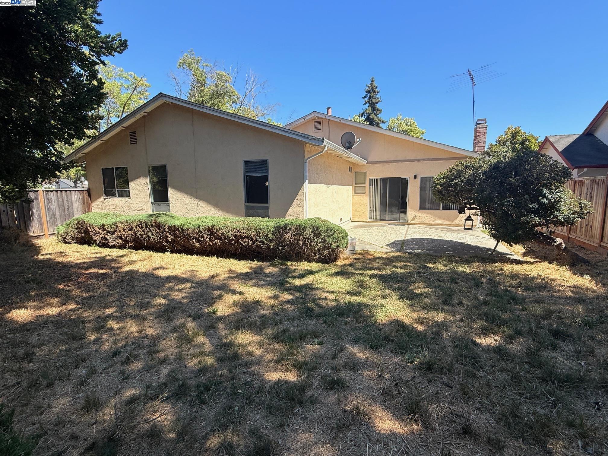Detail Gallery Image 21 of 23 For 3665 Warwick Rd, Fremont,  CA 94555 - 3 Beds | 2 Baths