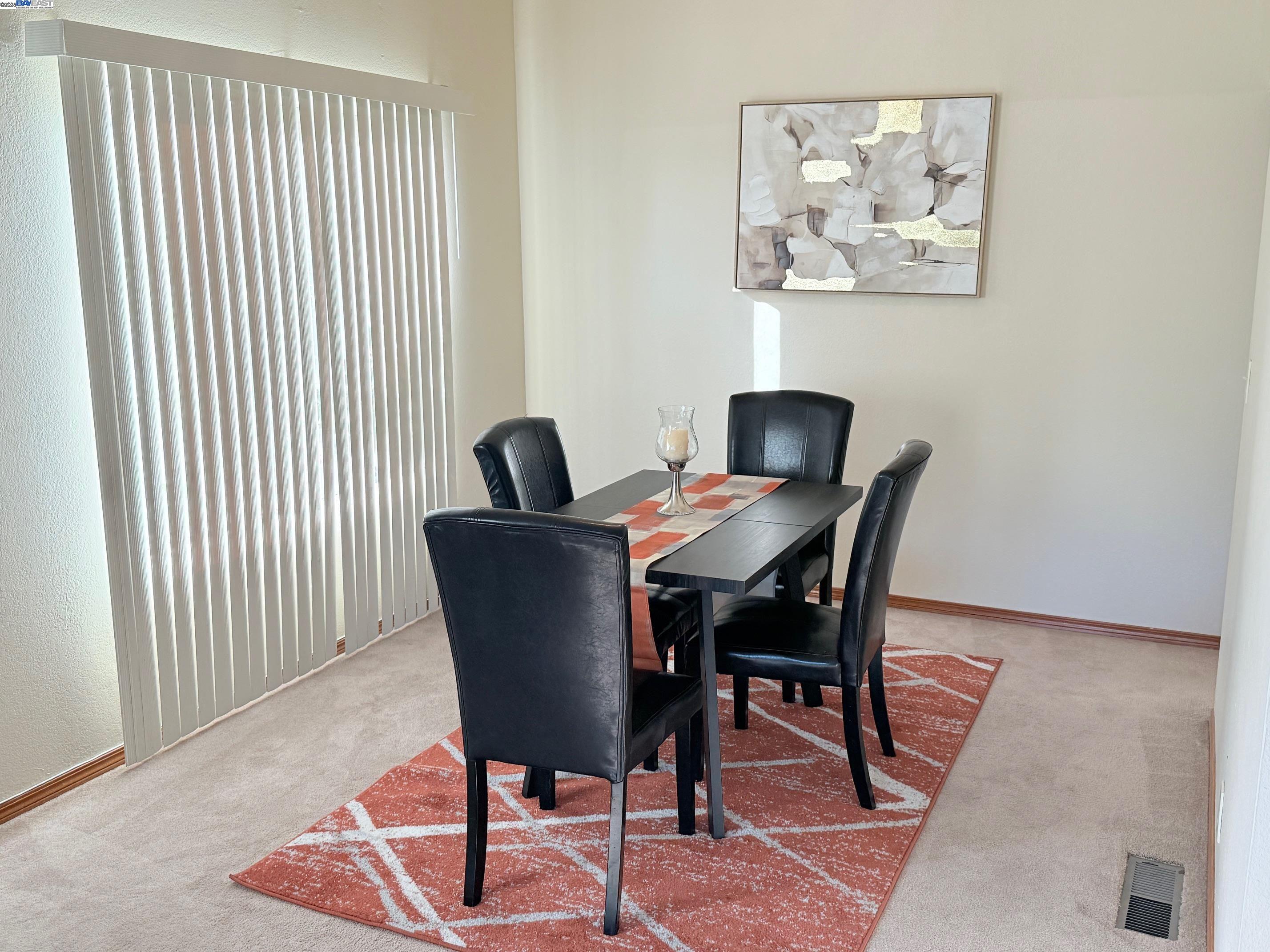 Detail Gallery Image 4 of 23 For 3665 Warwick Rd, Fremont,  CA 94555 - 3 Beds | 2 Baths