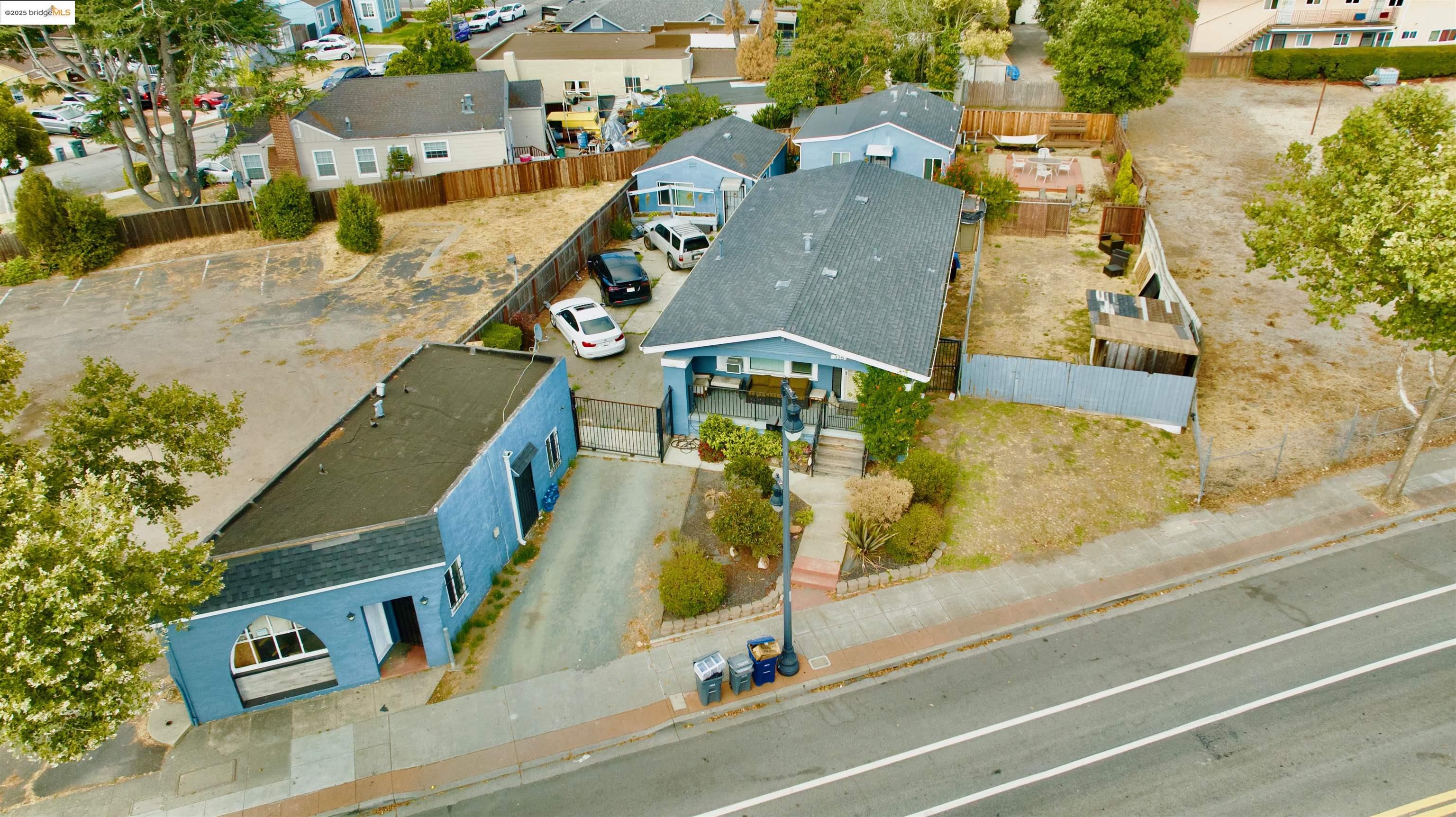 Detail Gallery Image 4 of 26 For 326 Macarthur Blvd, San Leandro,  CA 94577 - – Beds | – Baths