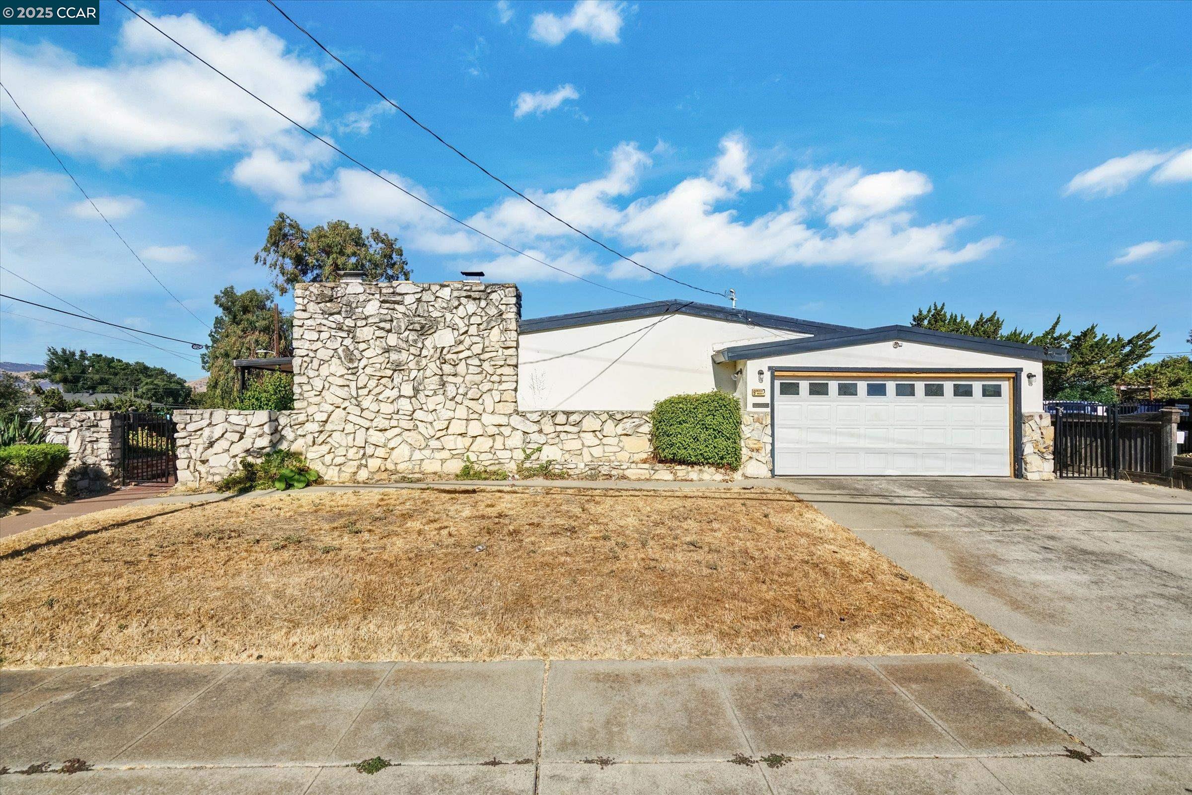 Detail Gallery Image 1 of 38 For Beede Way, Antioch,  CA 94509 - 2 Beds | 2/1 Baths