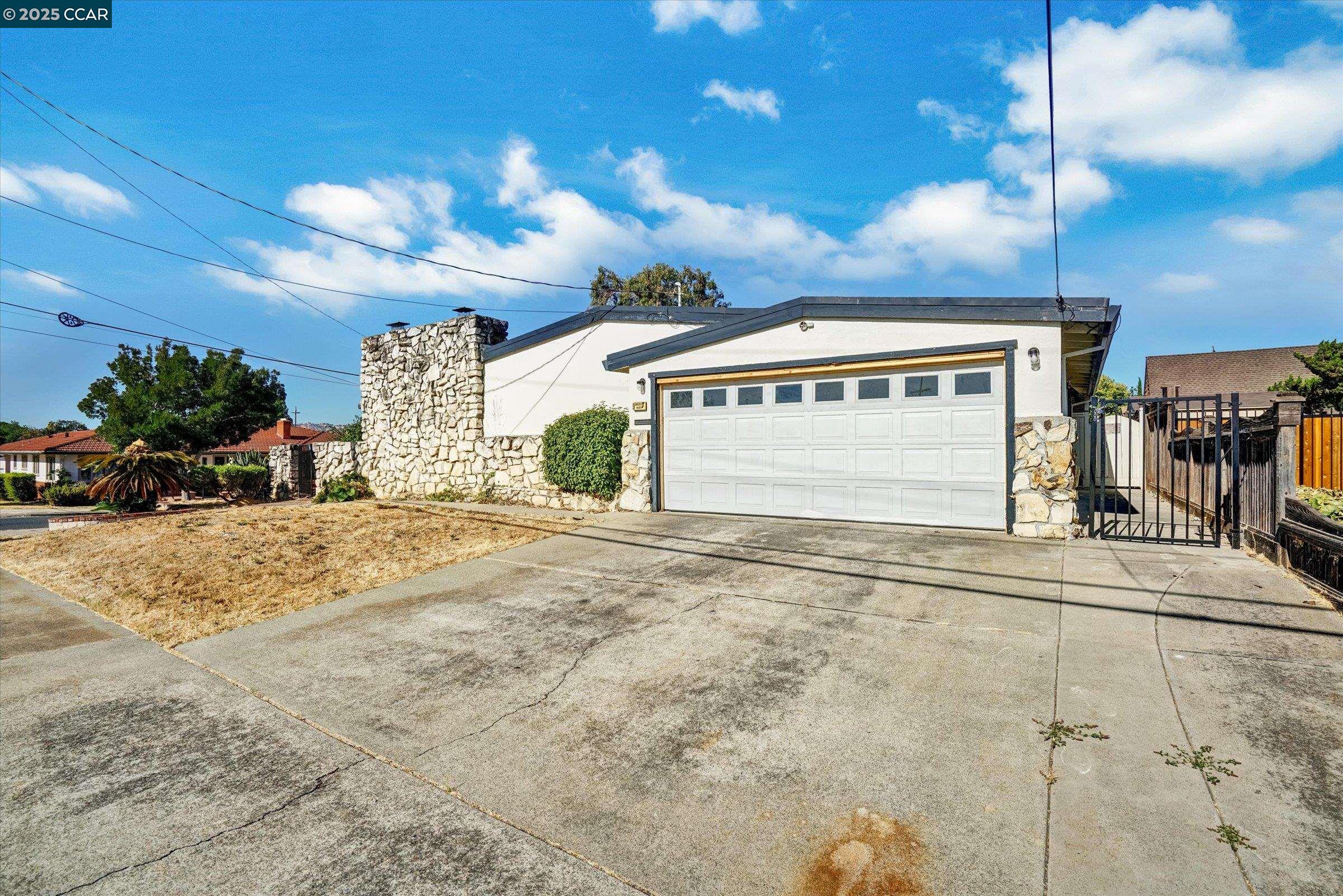 Detail Gallery Image 2 of 38 For Beede Way, Antioch,  CA 94509 - 2 Beds | 2/1 Baths