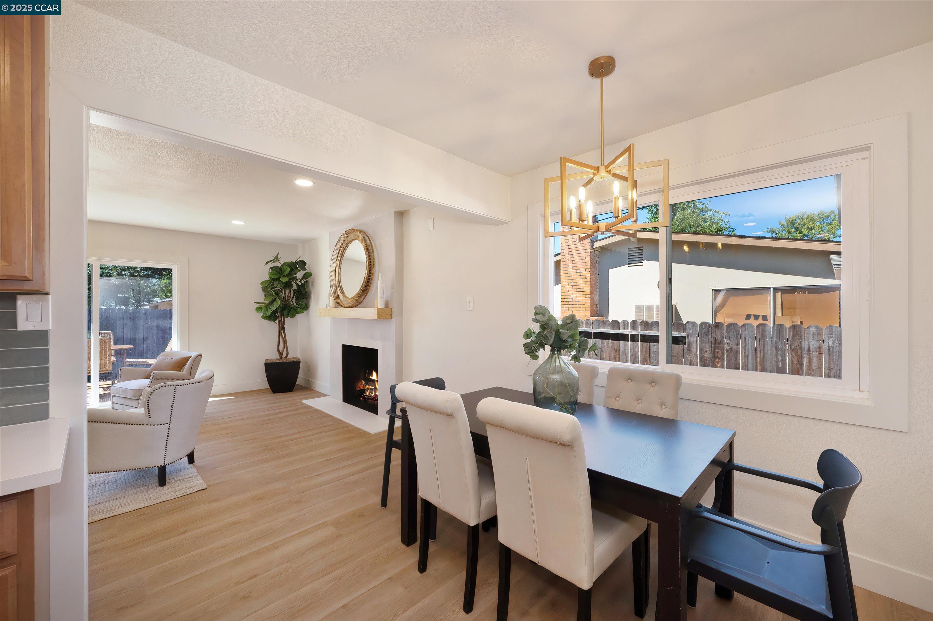 Detail Gallery Image 8 of 27 For 1812 Wildwood Way, Roseville,  CA 95661 - 3 Beds | 2 Baths