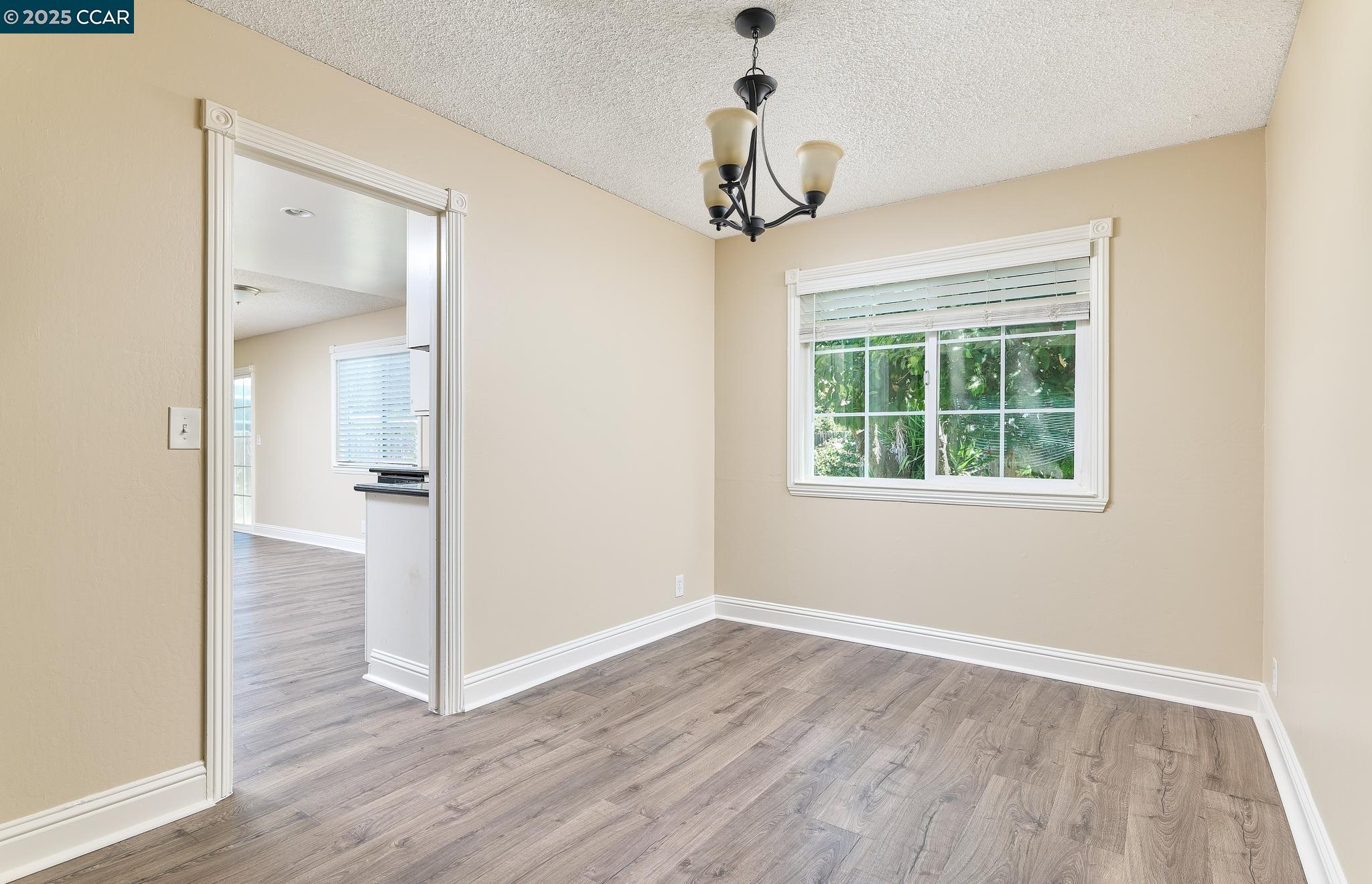 Detail Gallery Image 18 of 27 For 1324 Holmes Ct, Fairfield,  CA 94533 - 4 Beds | 2/1 Baths