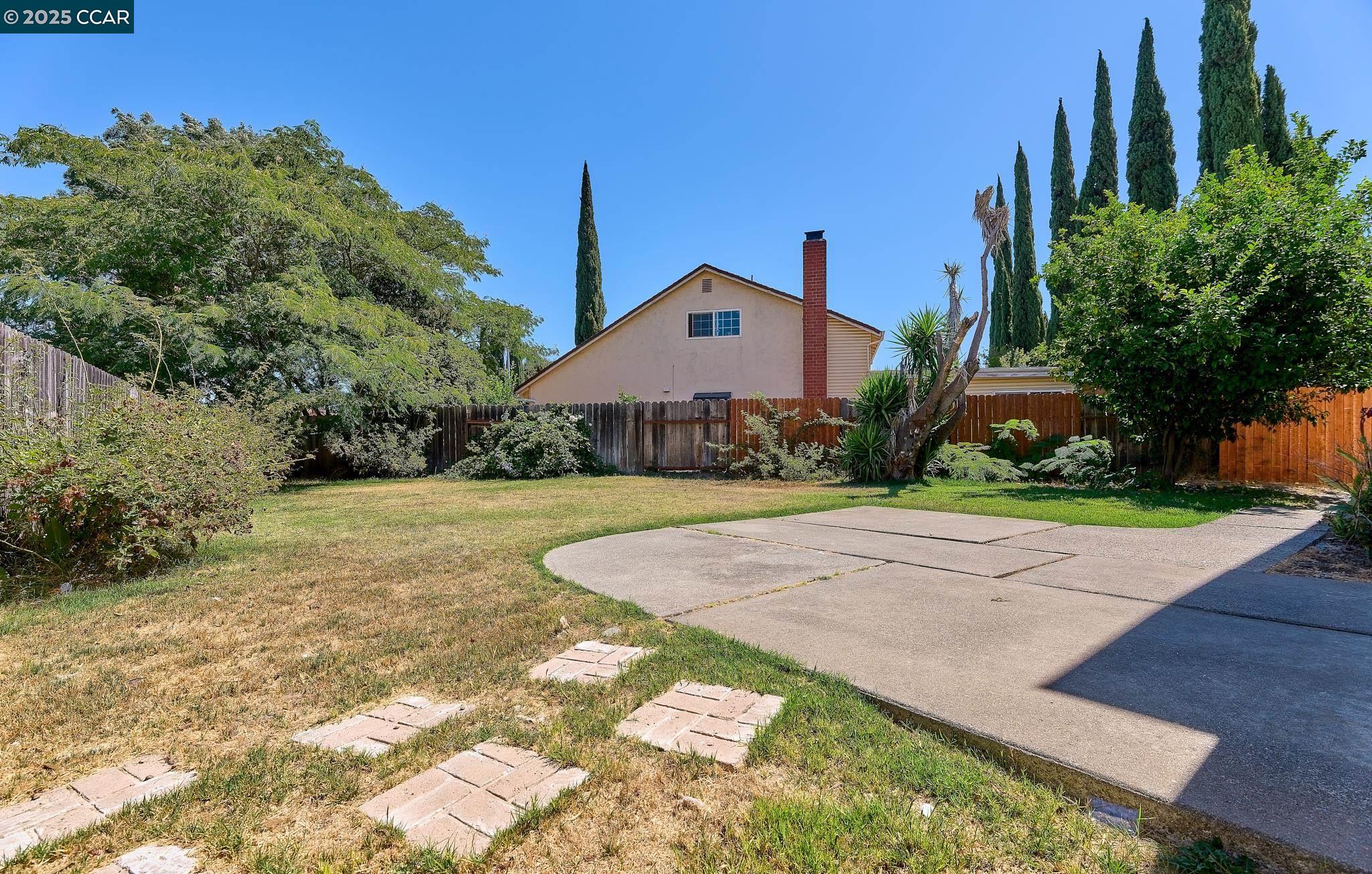 Detail Gallery Image 25 of 27 For 1324 Holmes Ct, Fairfield,  CA 94533 - 4 Beds | 2/1 Baths