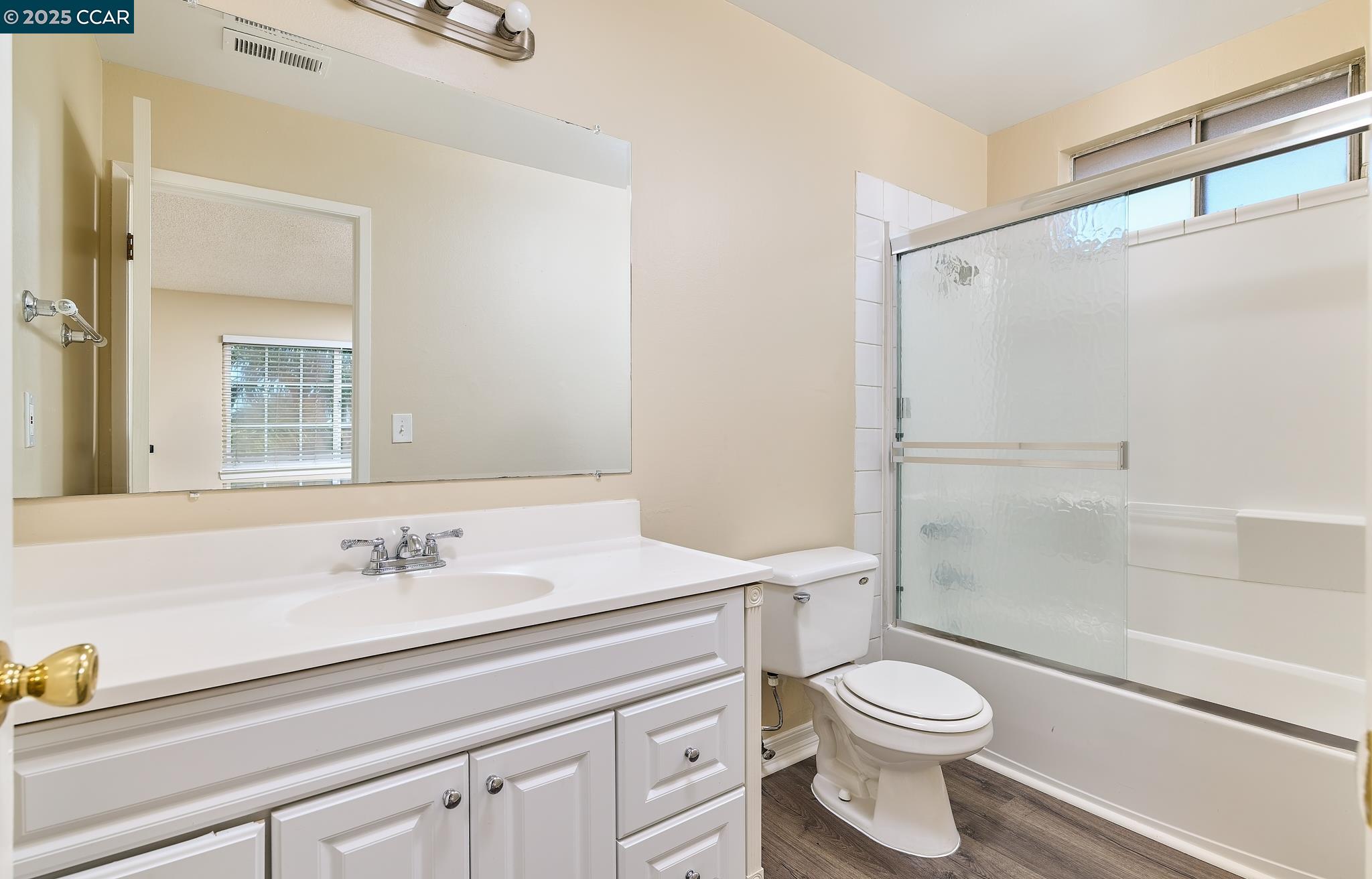 Detail Gallery Image 10 of 27 For 1324 Holmes Ct, Fairfield,  CA 94533 - 4 Beds | 2/1 Baths