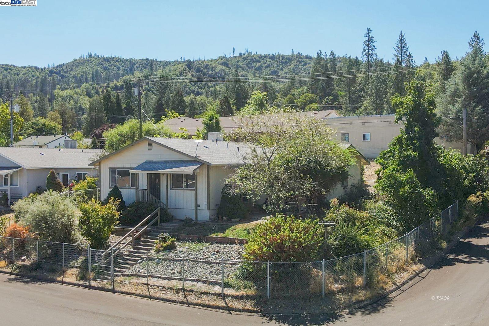 Detail Gallery Image 1 of 38 For 10 Second Ave, Lewiston,  CA 96052 - 3 Beds | 2/1 Baths