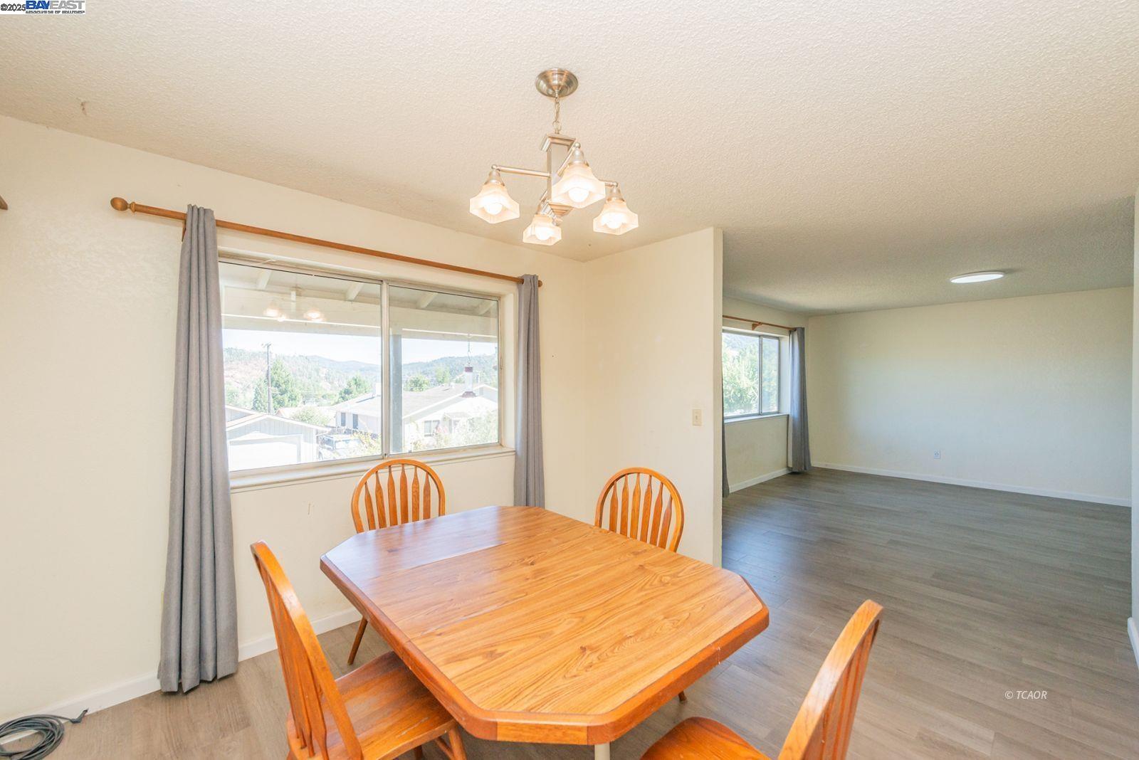 Detail Gallery Image 11 of 38 For 10 Second Ave, Lewiston,  CA 96052 - 3 Beds | 2/1 Baths