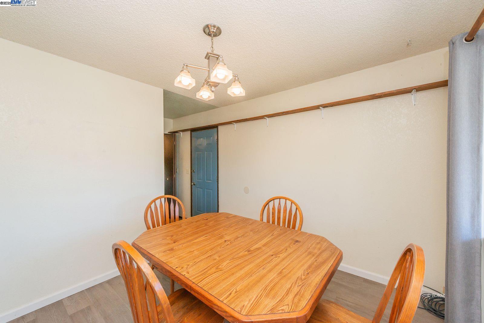 Detail Gallery Image 12 of 38 For 10 Second Ave, Lewiston,  CA 96052 - 3 Beds | 2/1 Baths