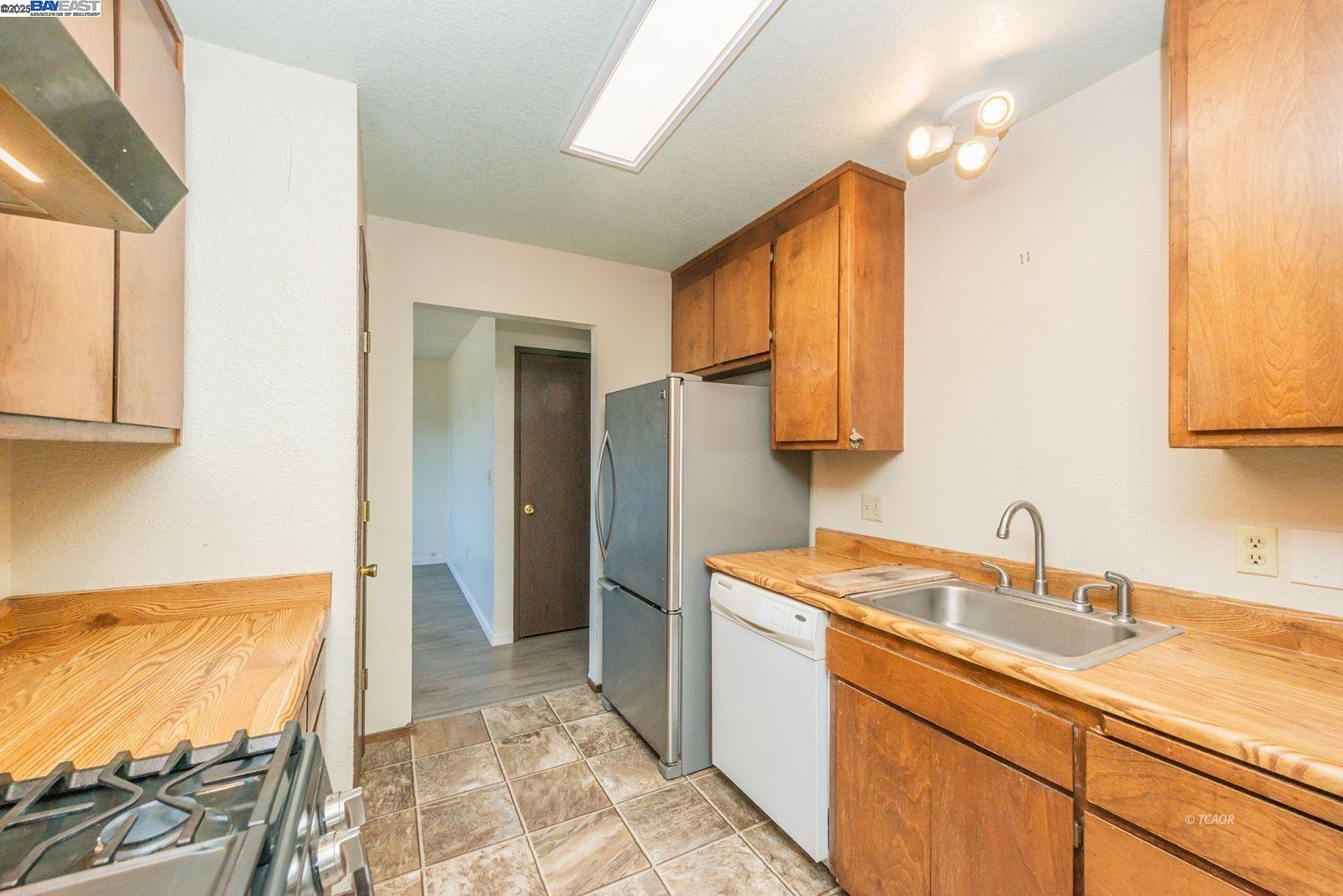 Detail Gallery Image 14 of 38 For 10 Second Ave, Lewiston,  CA 96052 - 3 Beds | 2/1 Baths