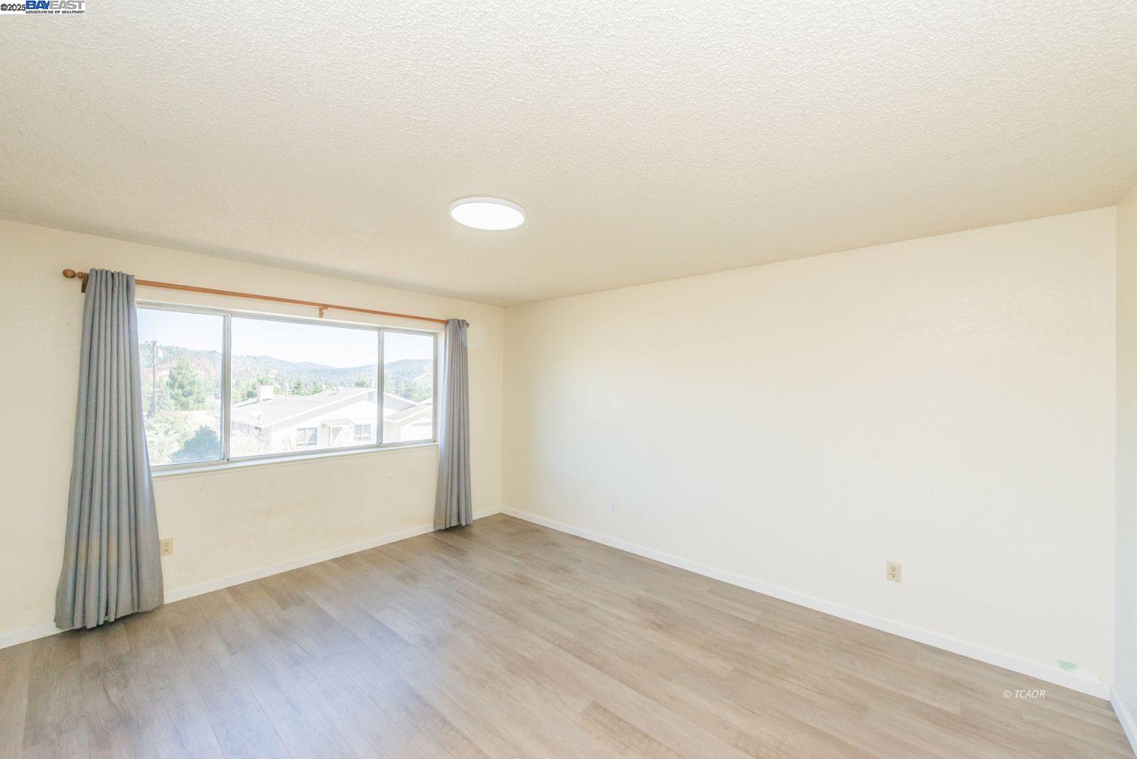 Detail Gallery Image 7 of 38 For 10 Second Ave, Lewiston,  CA 96052 - 3 Beds | 2/1 Baths