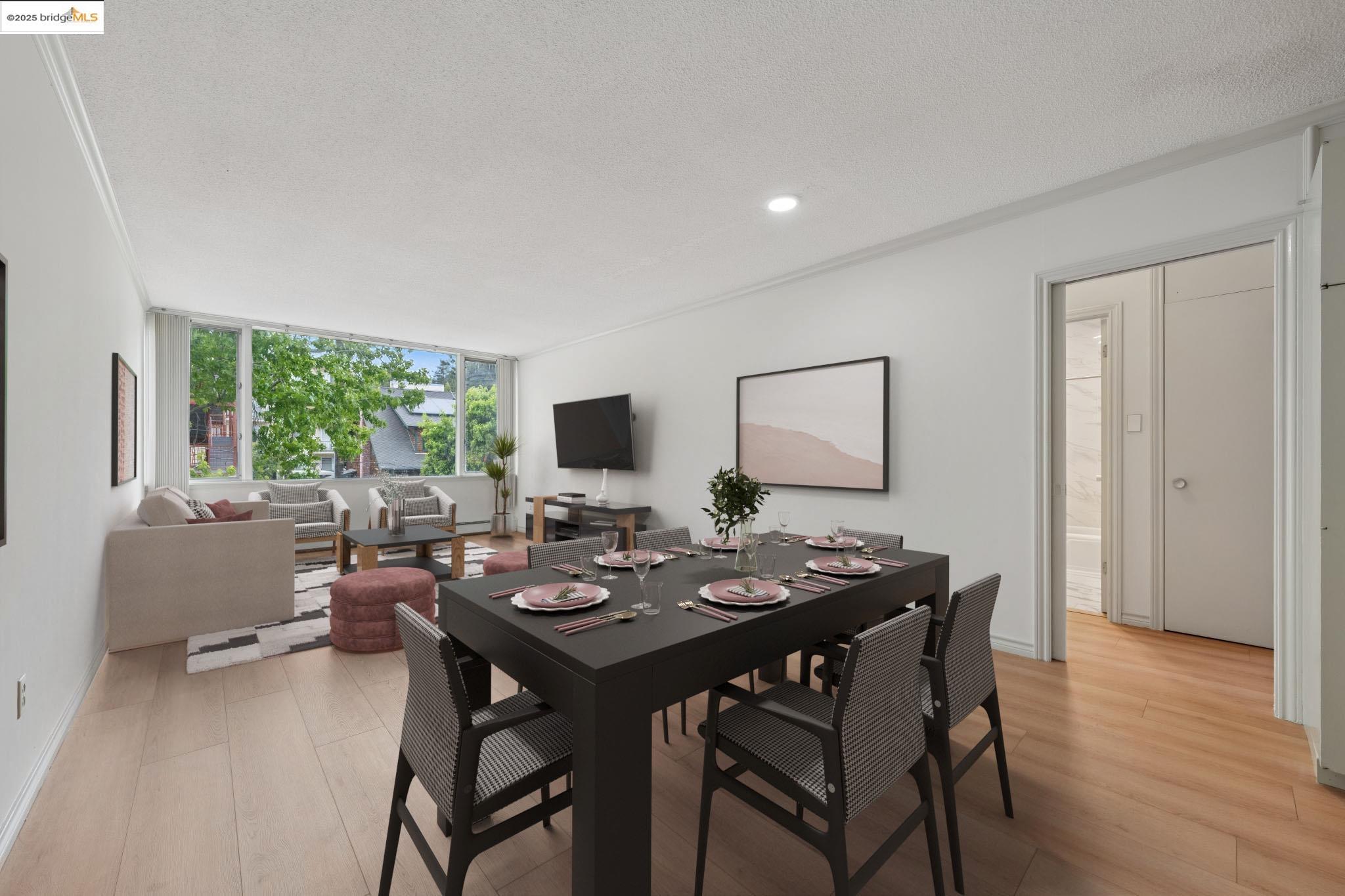Detail Gallery Image 2 of 17 For 2601 College Ave #205,  Berkeley,  CA 94704 - 2 Beds | 1 Baths