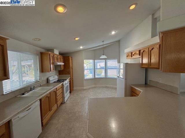 Detail Gallery Image 3 of 34 For 27949 Pueblo Serena #78,  Hayward,  CA 94545 - 3 Beds | 2 Baths