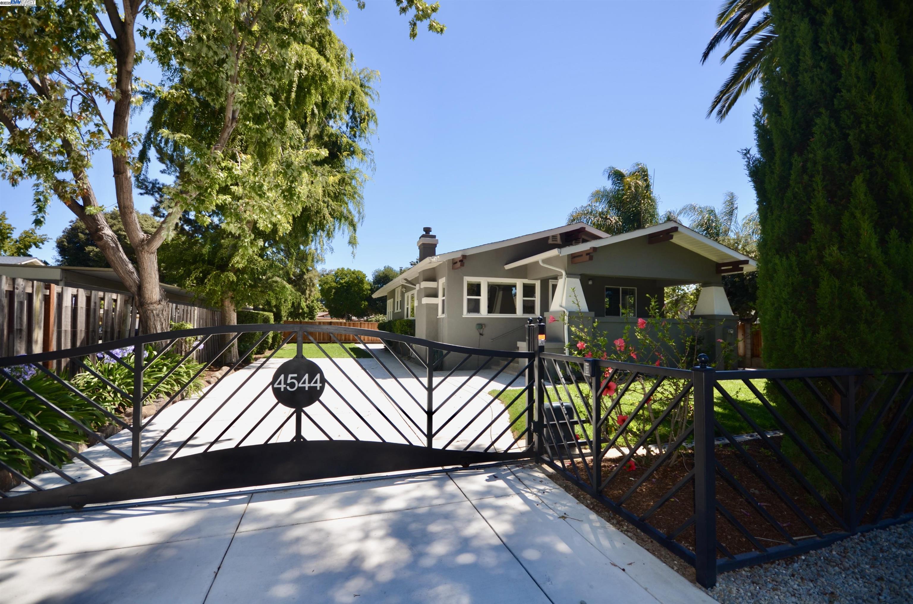 Detail Gallery Image 2 of 60 For 4544 Thornton Ave, Fremont,  CA 94536 - 5 Beds | 4 Baths