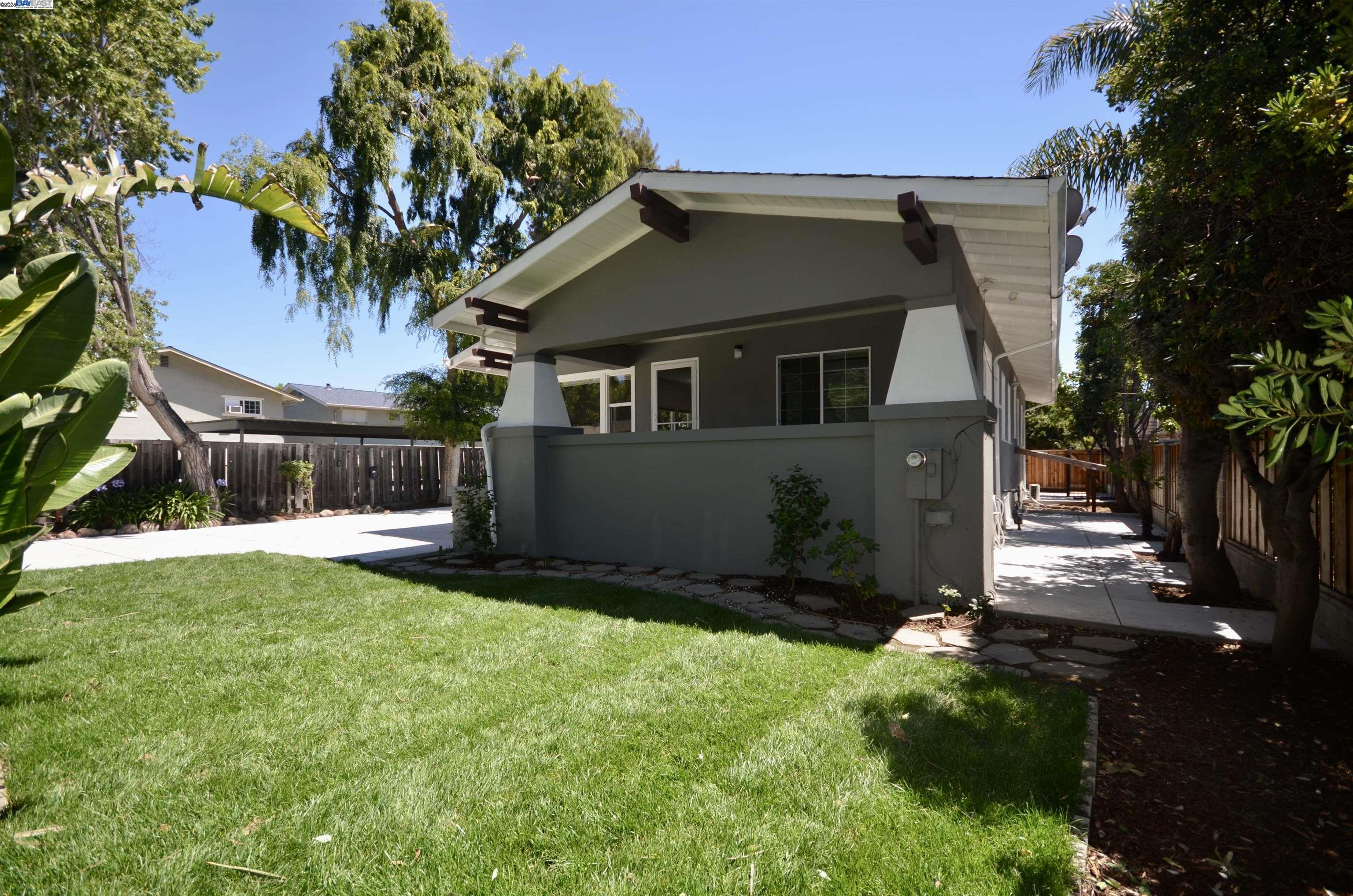 Detail Gallery Image 11 of 60 For 4544 Thornton Ave, Fremont,  CA 94536 - 5 Beds | 4 Baths