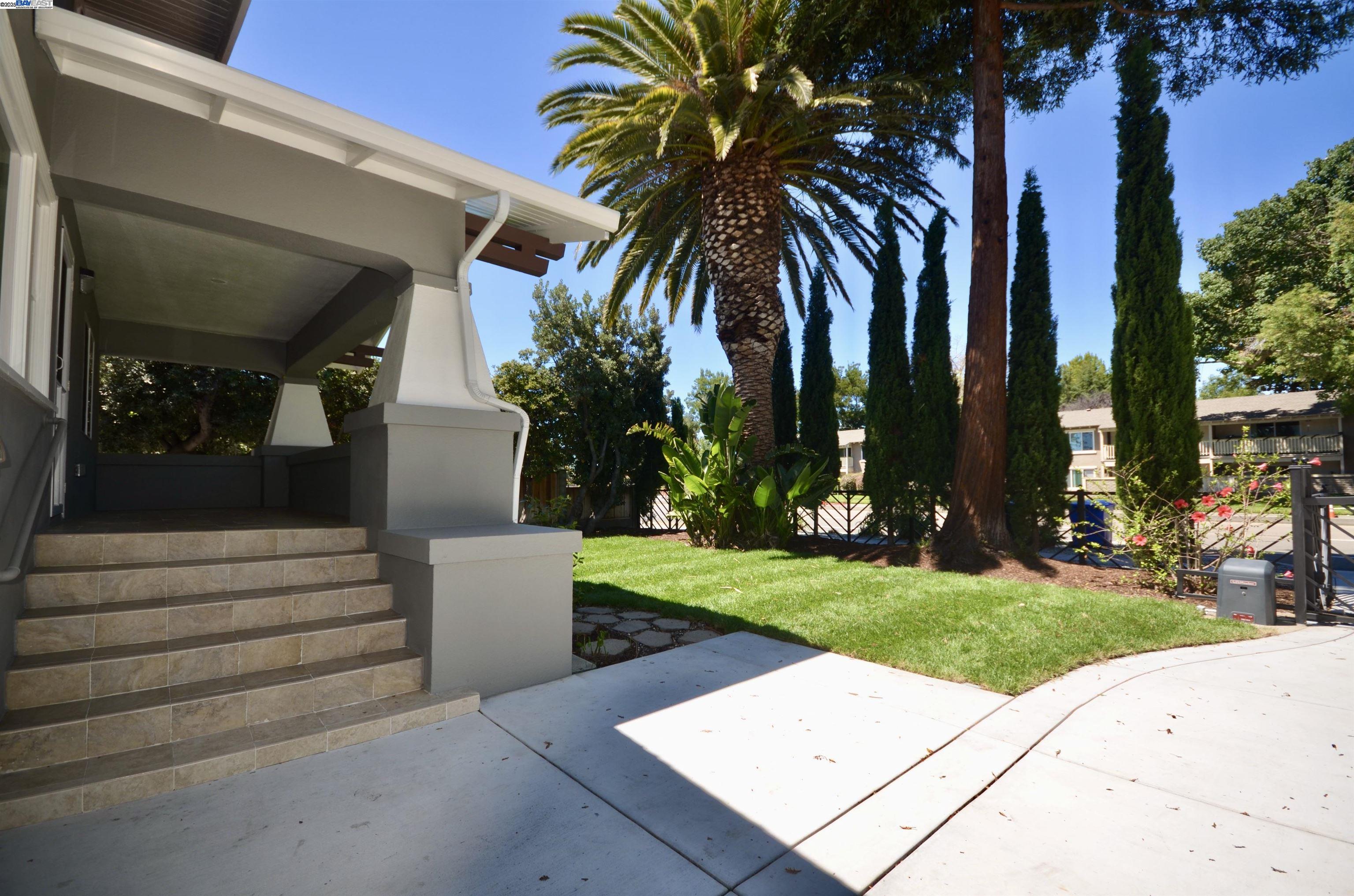 Detail Gallery Image 12 of 57 For 4544 Thornton Ave, Fremont,  CA 94536 - 5 Beds | 4 Baths