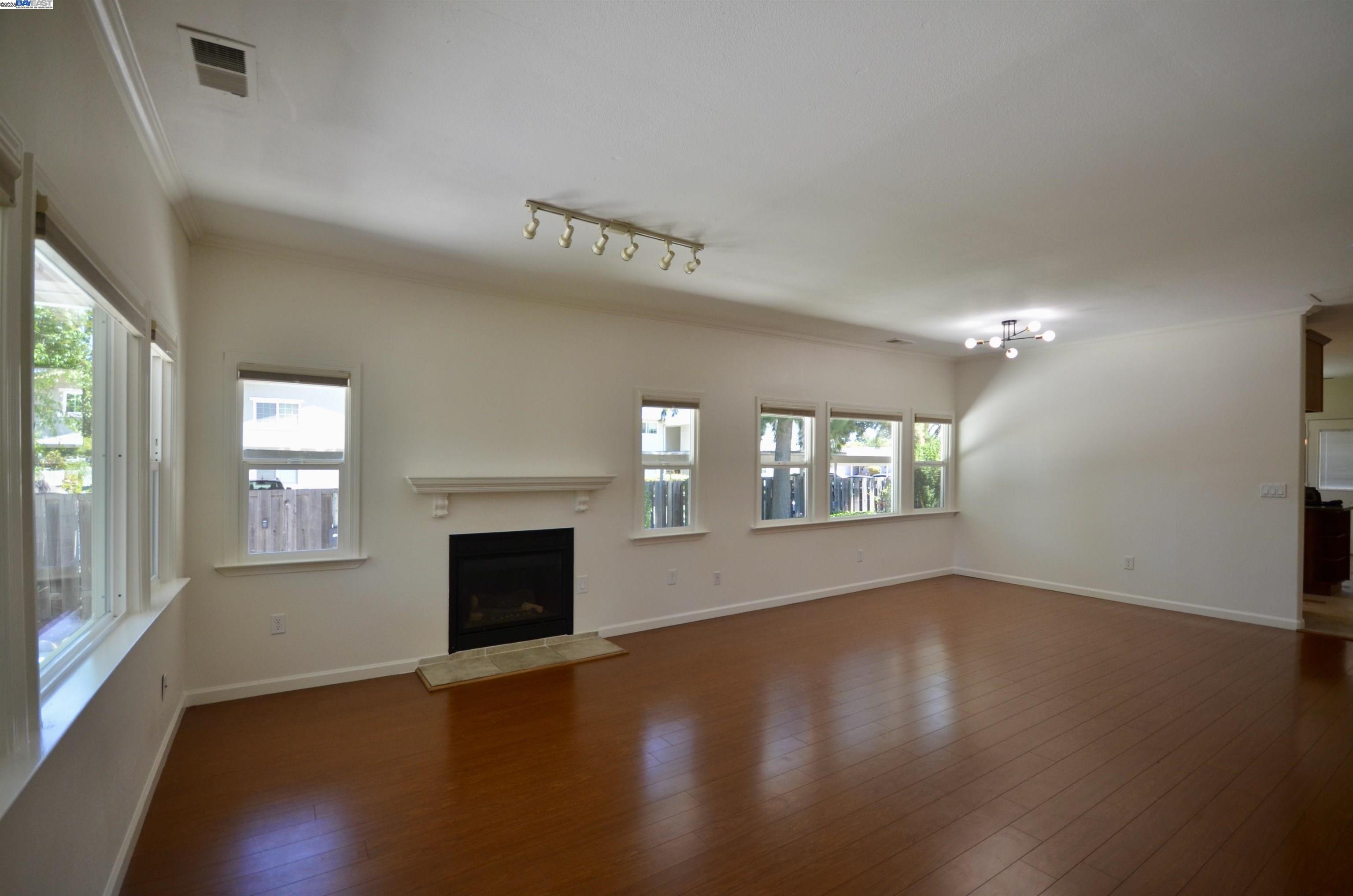 Detail Gallery Image 13 of 57 For 4544 Thornton Ave, Fremont,  CA 94536 - 5 Beds | 4 Baths